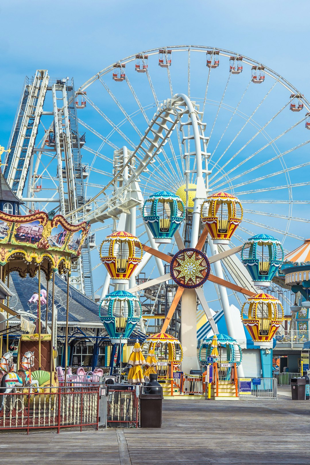 what to wear to an amusement park