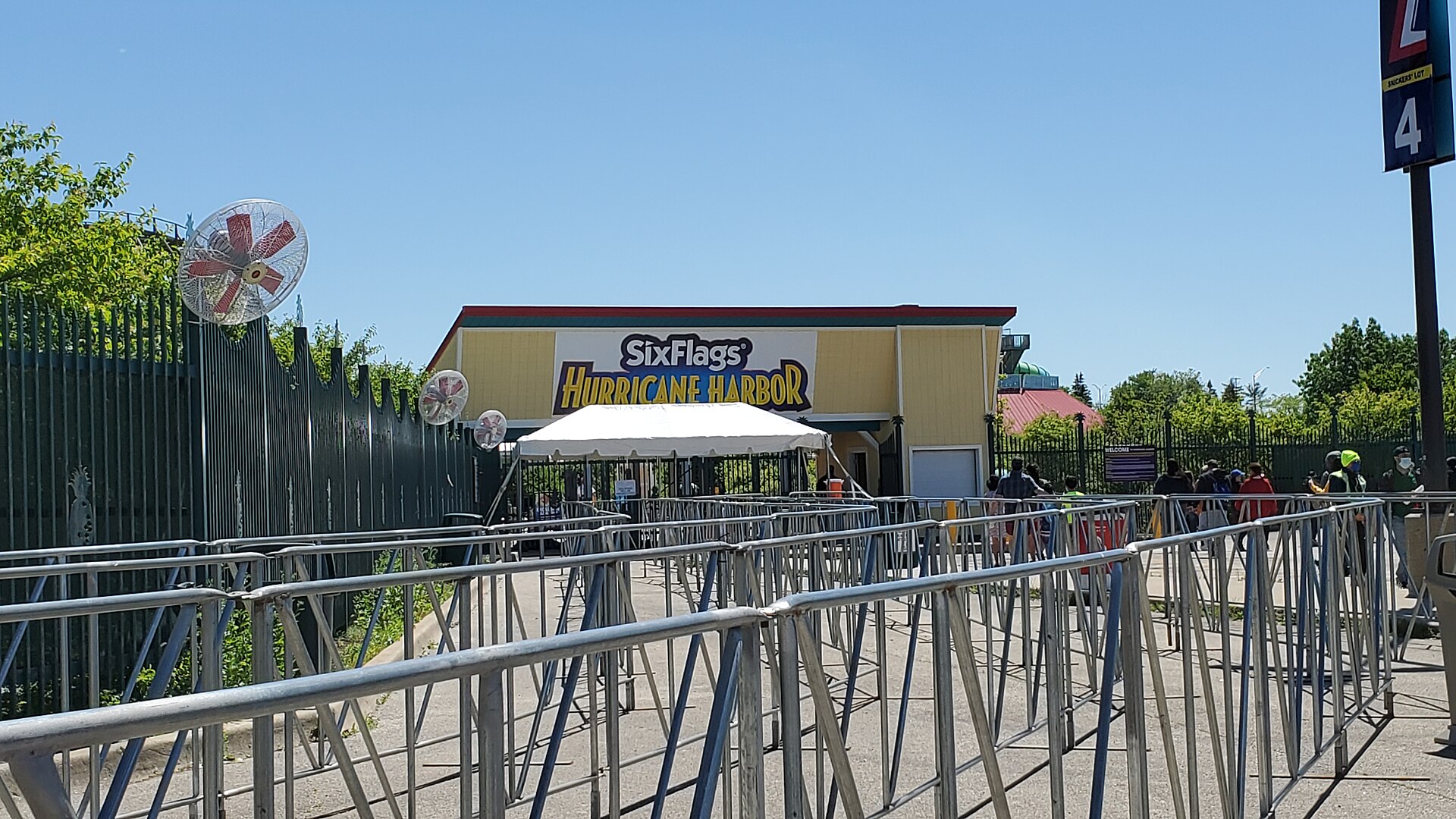 Hurricane Harbor Chicago