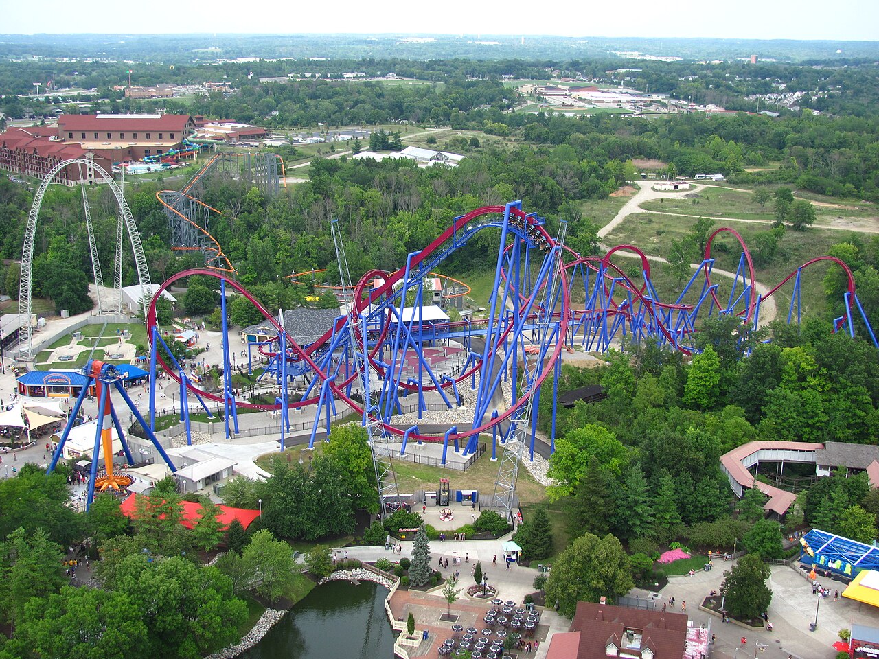 Overview of Banshee's inverted track at Kings Island