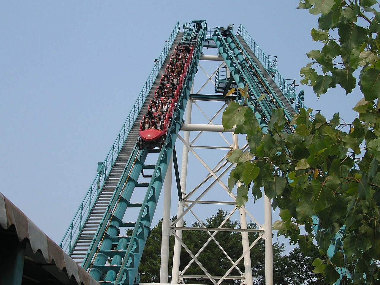 Boomerang train climbing one of the twin spikes at Six Flags Darien Lake