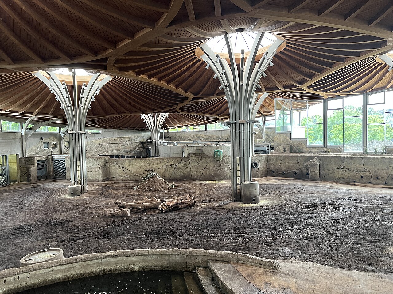 The 2004 elephant house at Cologne Zoo