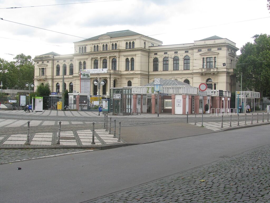 Main entrance of Frankfurt Zoological Garden