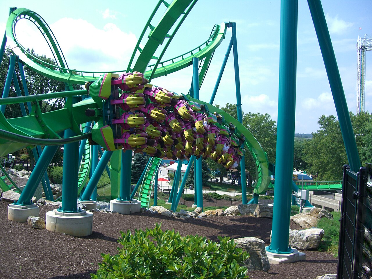Hydra the Revenge jojo roll heartline inversion before the lift hill