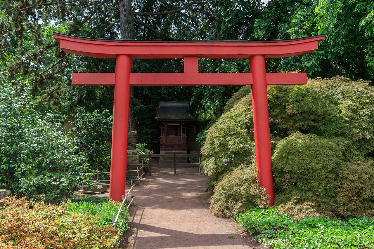 Torii gate in the Japanese Garden of the Karlsruhe Stadtgarten