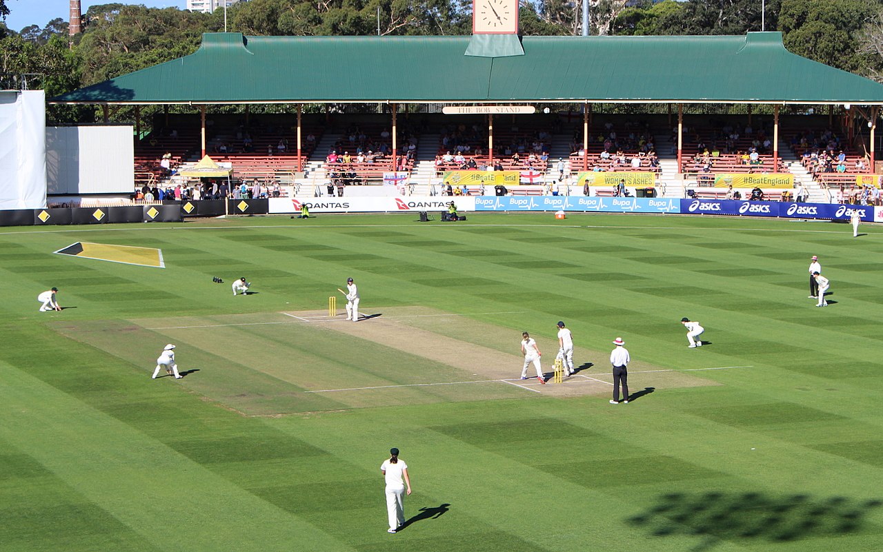 Ellyse Perry bowling in a Test match at North Sydney Oval