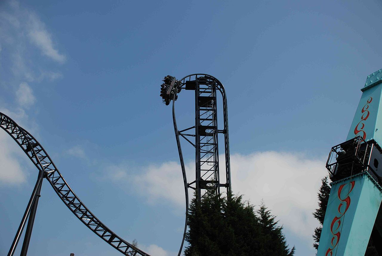 Saw The Ride's vertical lift hill and beyond-vertical drop seen from the Thorpe Park midway