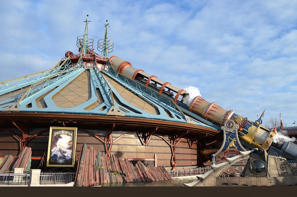 Exterior of Star Wars Hyperspace Mountain (Space Mountain) with the Columbiad cannon at Disneyland Paris