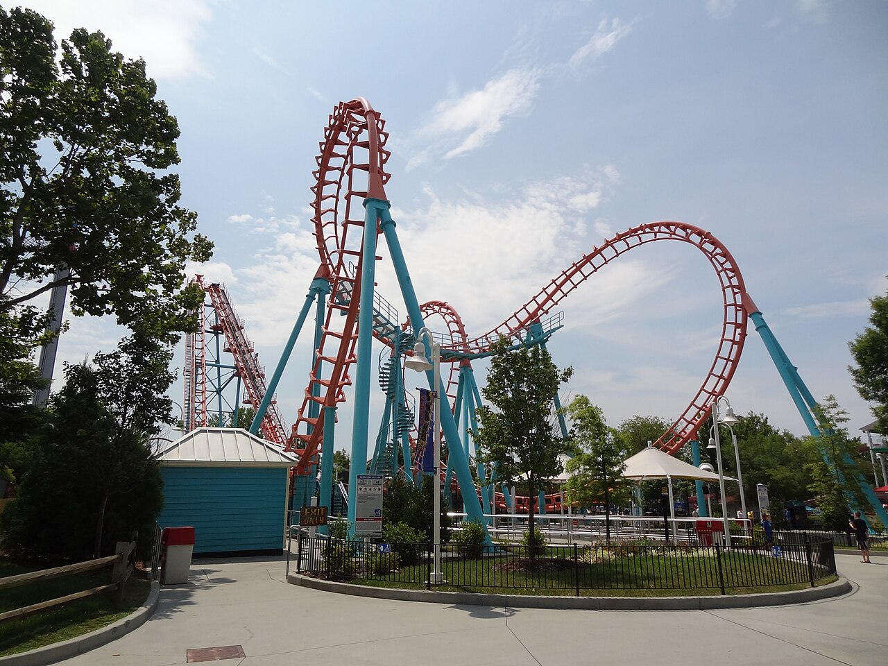 Carolina Cobra roller coaster at Carowinds with orange track and teal supports before its Flying Cobras re-theme
