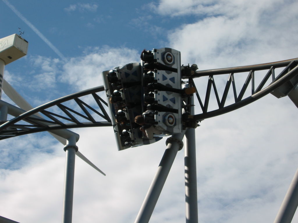 A Typhoon car navigating a heartline roll at Bobbejaanland