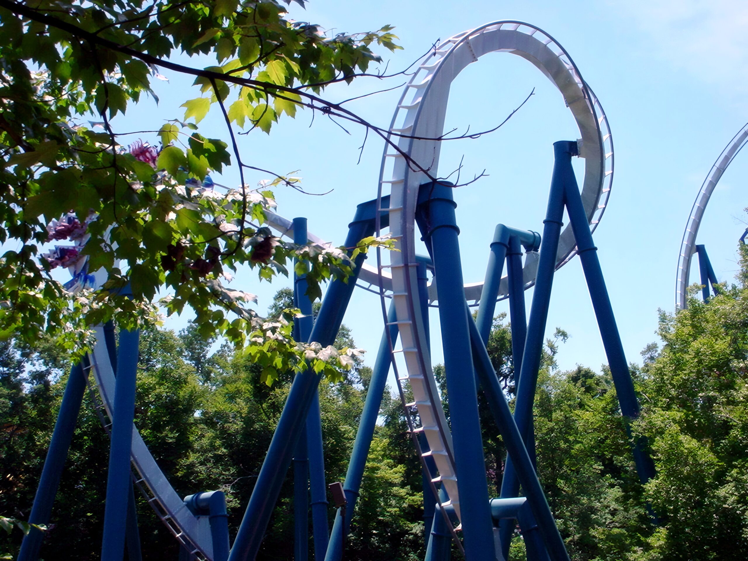 Alpengeist's loop and supports against the sky, July 2001