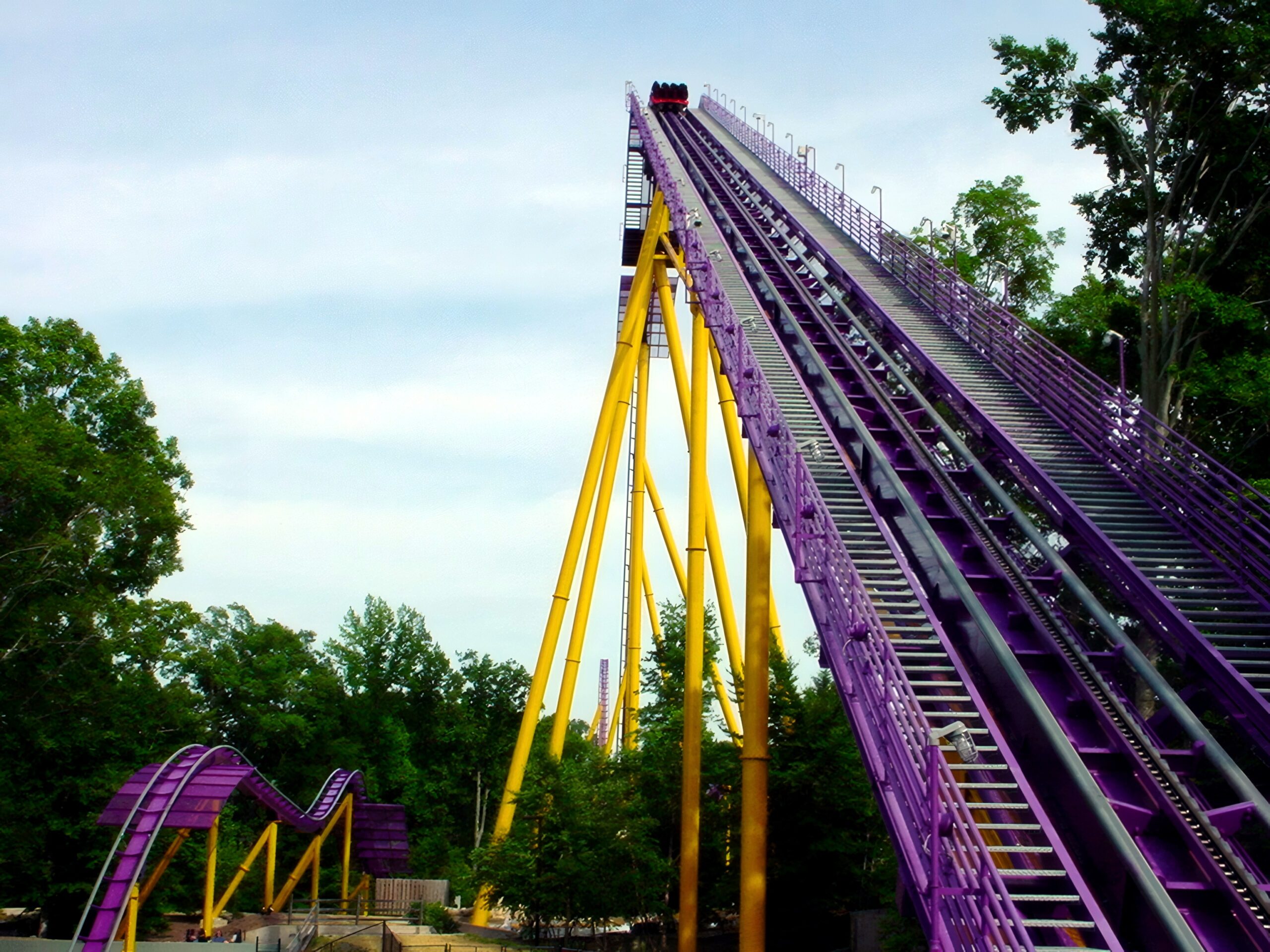Apollo's Chariot's lift hill and yellow supports seen from below, July 2001