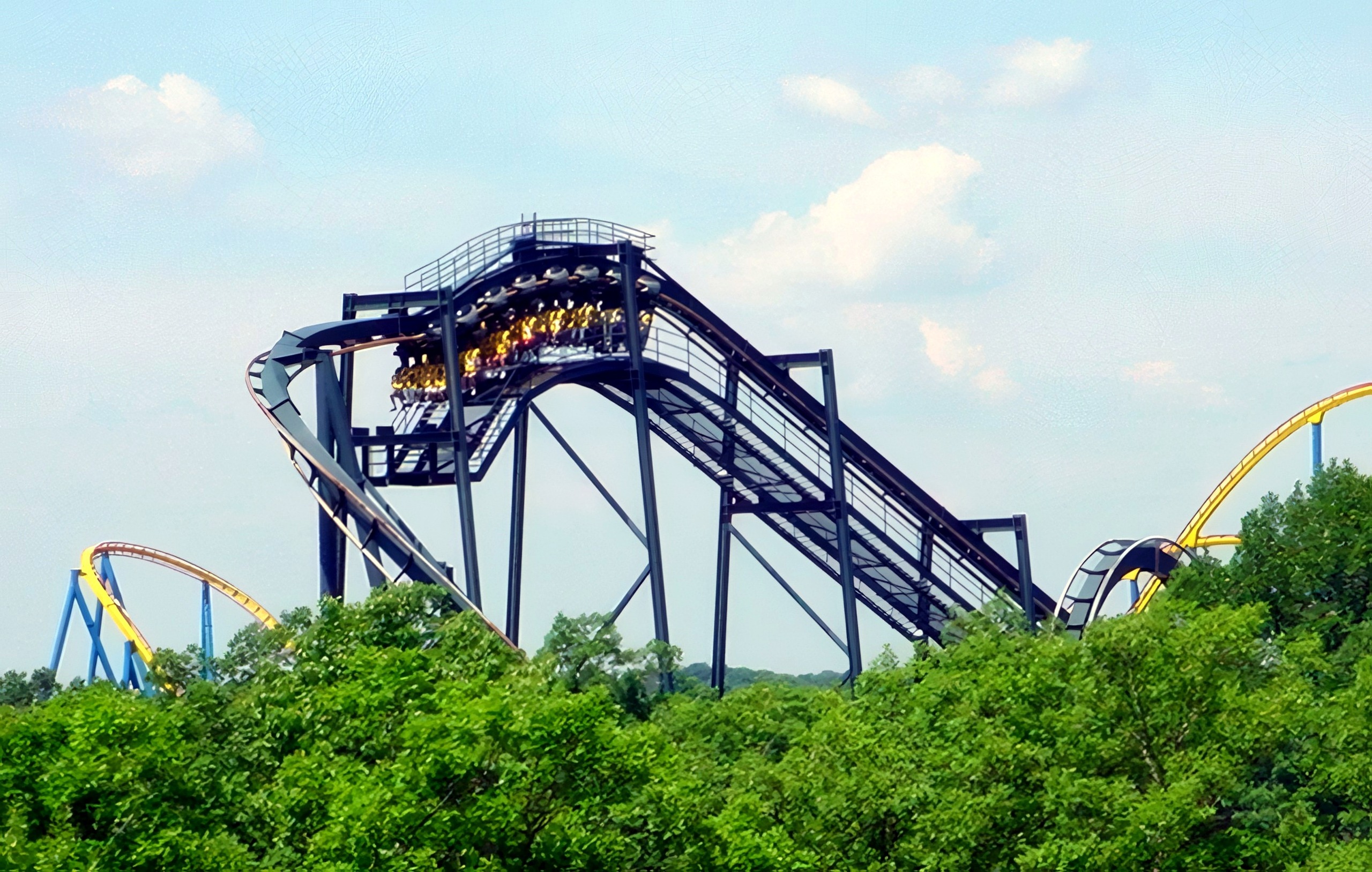 Batman's track above the trees, Batman: The Ride, July 2001