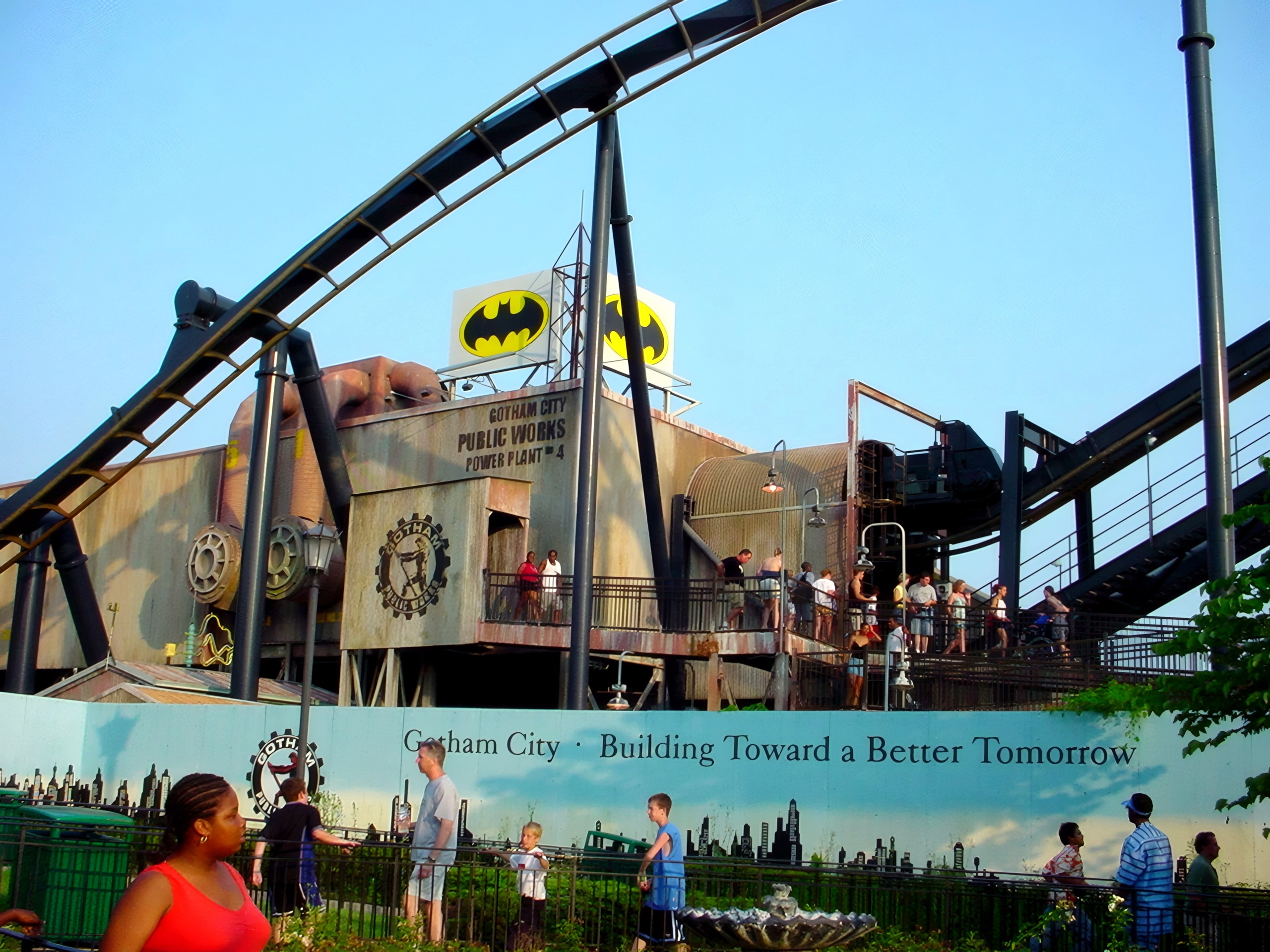 Batman: The Ride's Gotham City station and queue at Six Flags St. Louis, June 2002