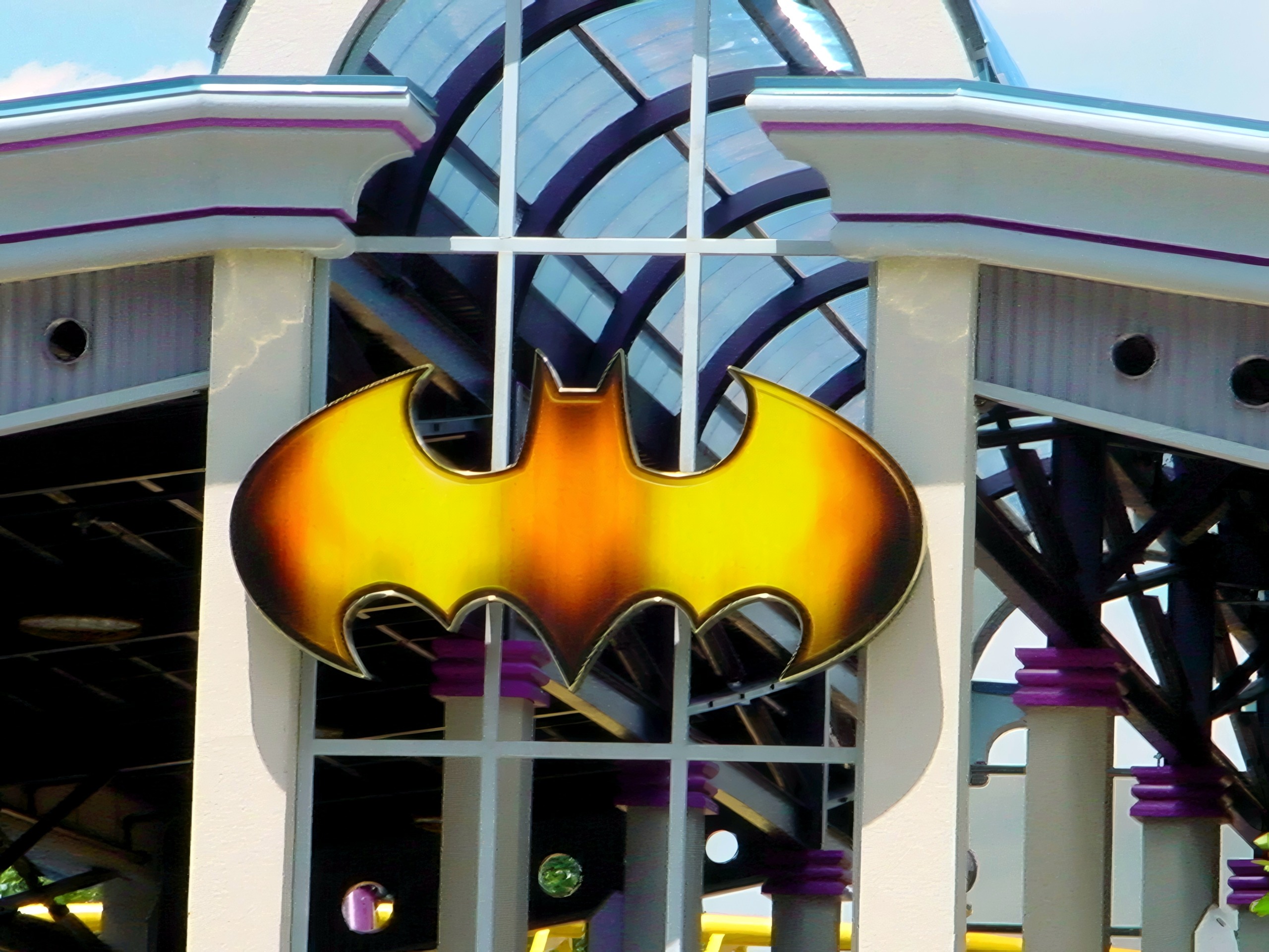 The Batwing bat logo in the station at Six Flags America, July 2001