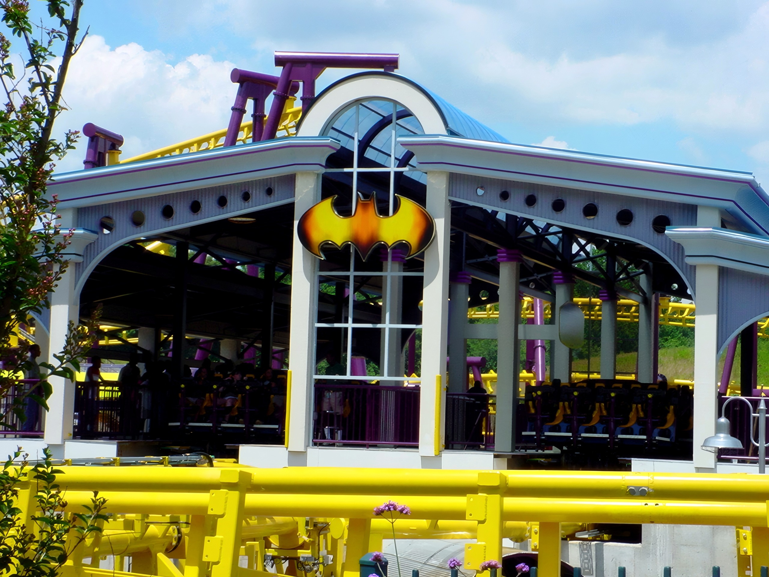 The front of the Batwing station at Six Flags America, July 2001