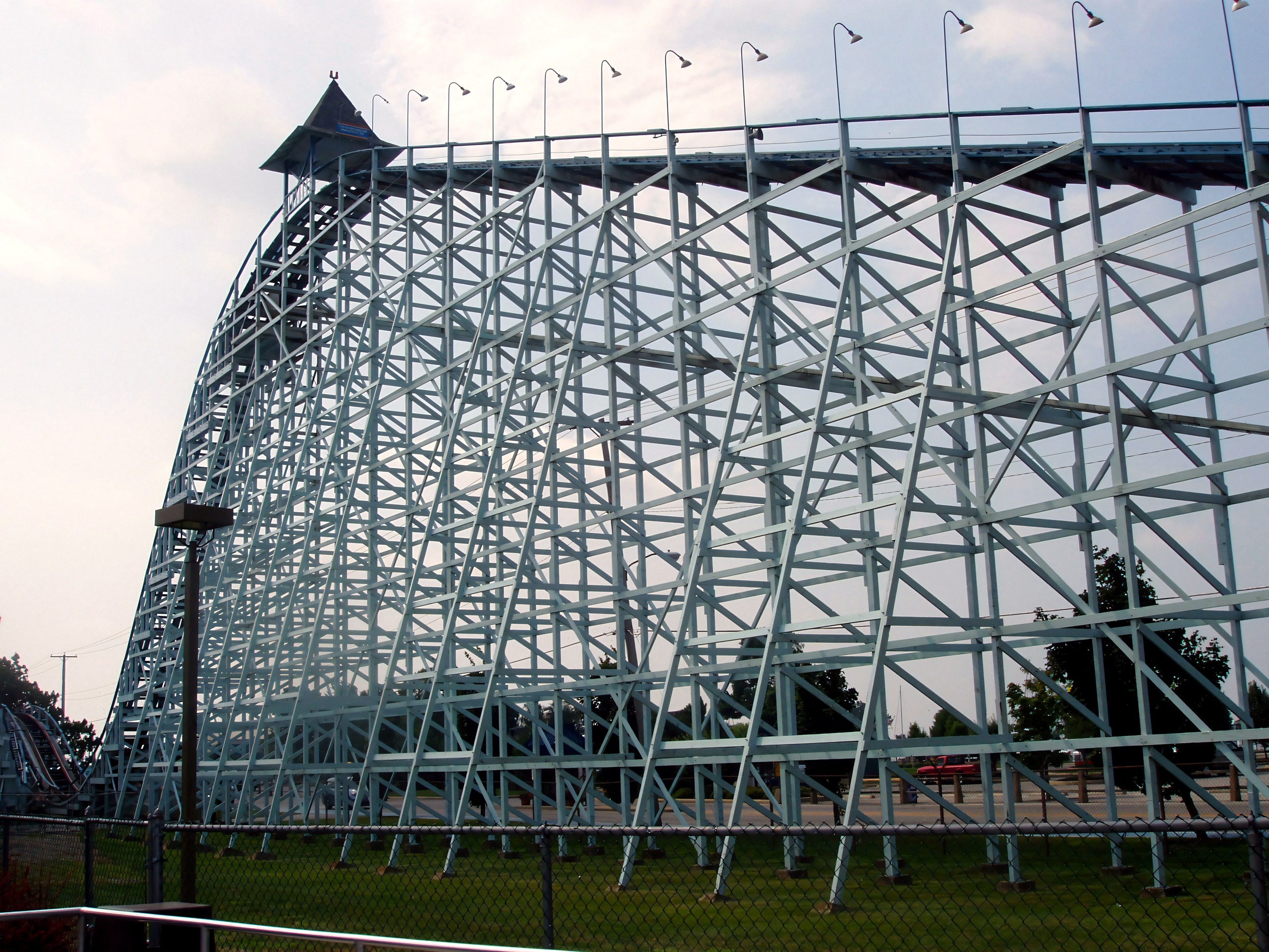 Light blue lattice lift hill and structure of Gemini coaster, Blue Streak, July 2005