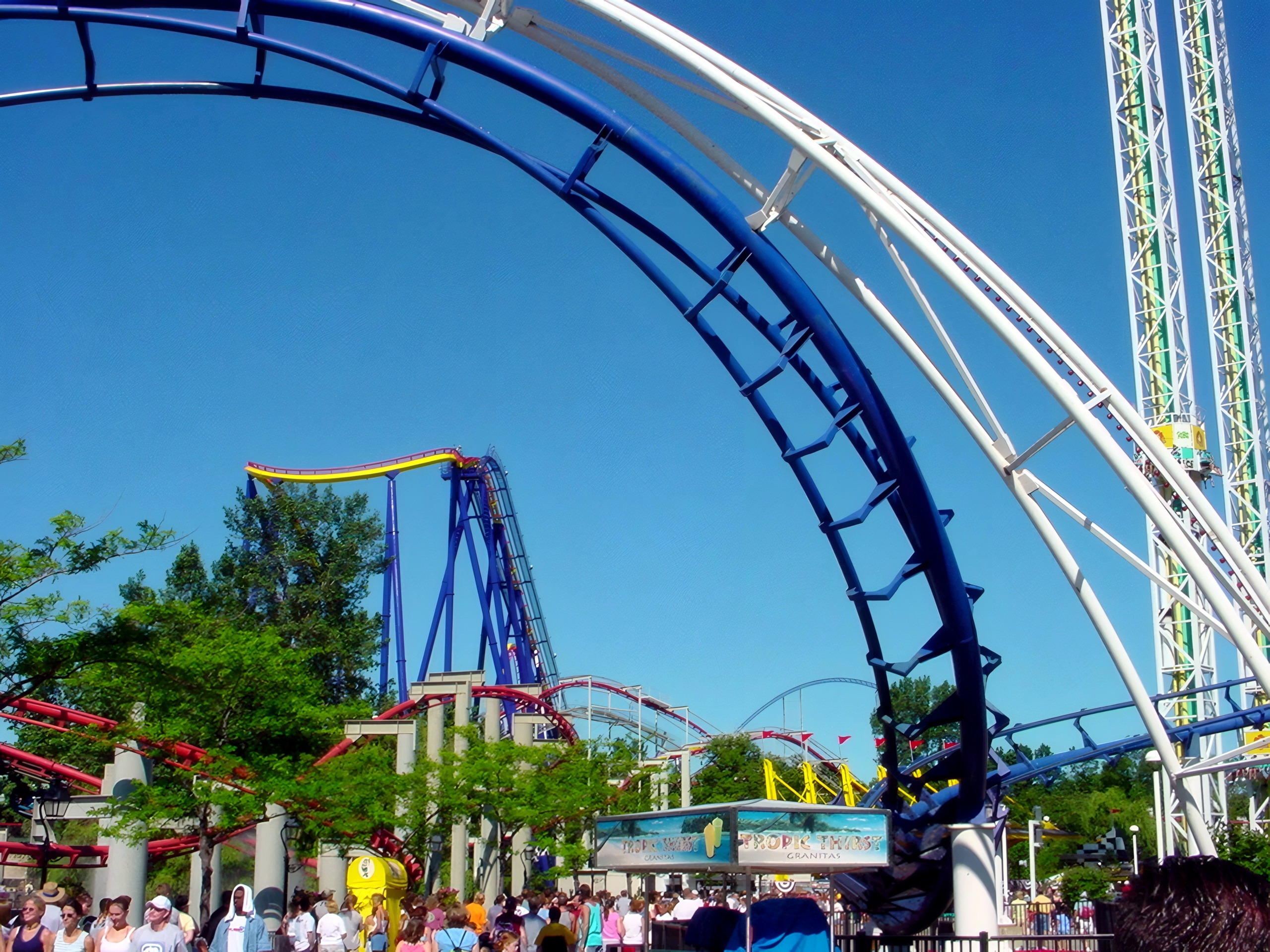 Corkscrew's vertical loop with Wicked Twister and Iron Dragon behind at Cedar Point, July 2003