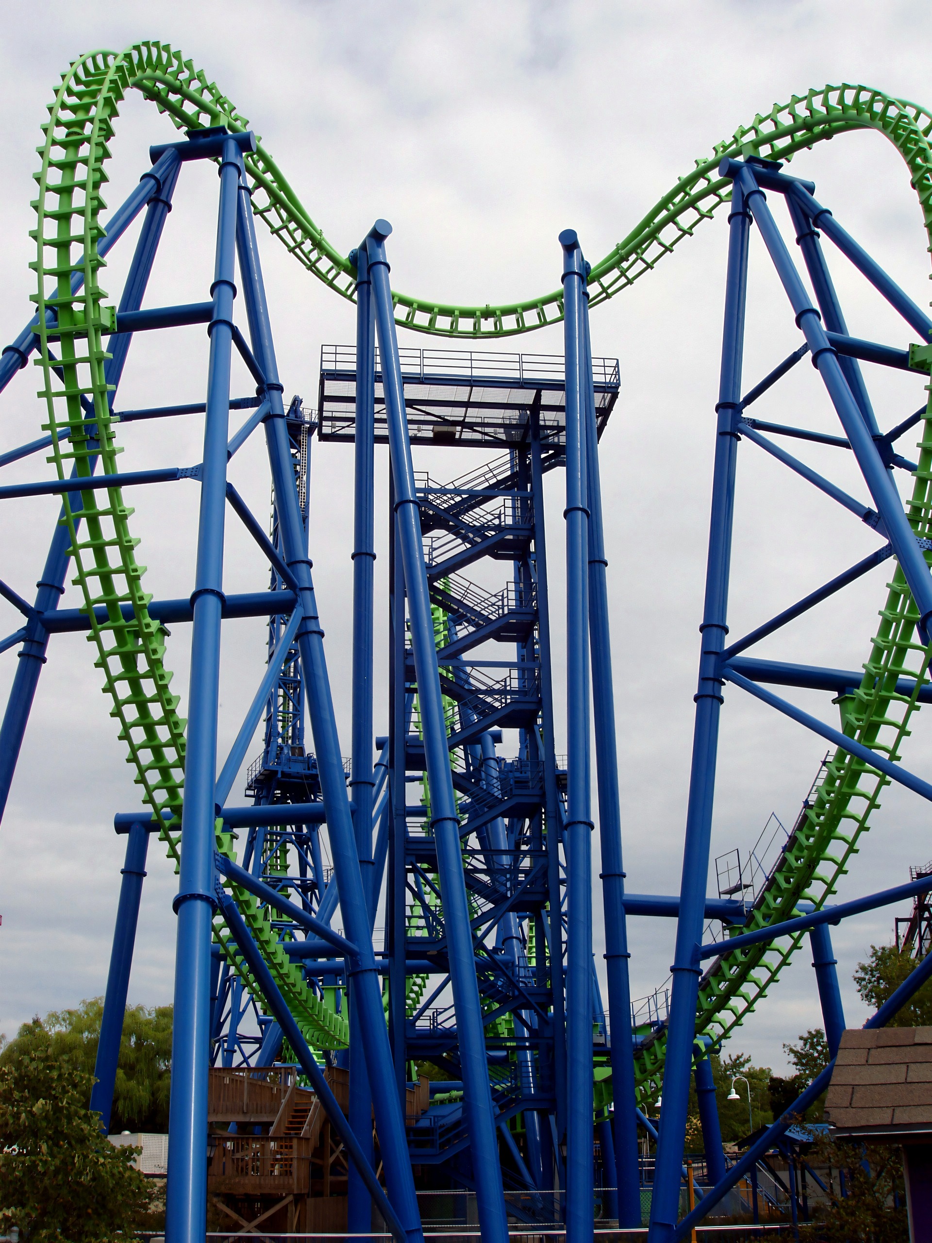 Déjà Vu's cobra roll and support towers up close at Six Flags Great America, August 2005