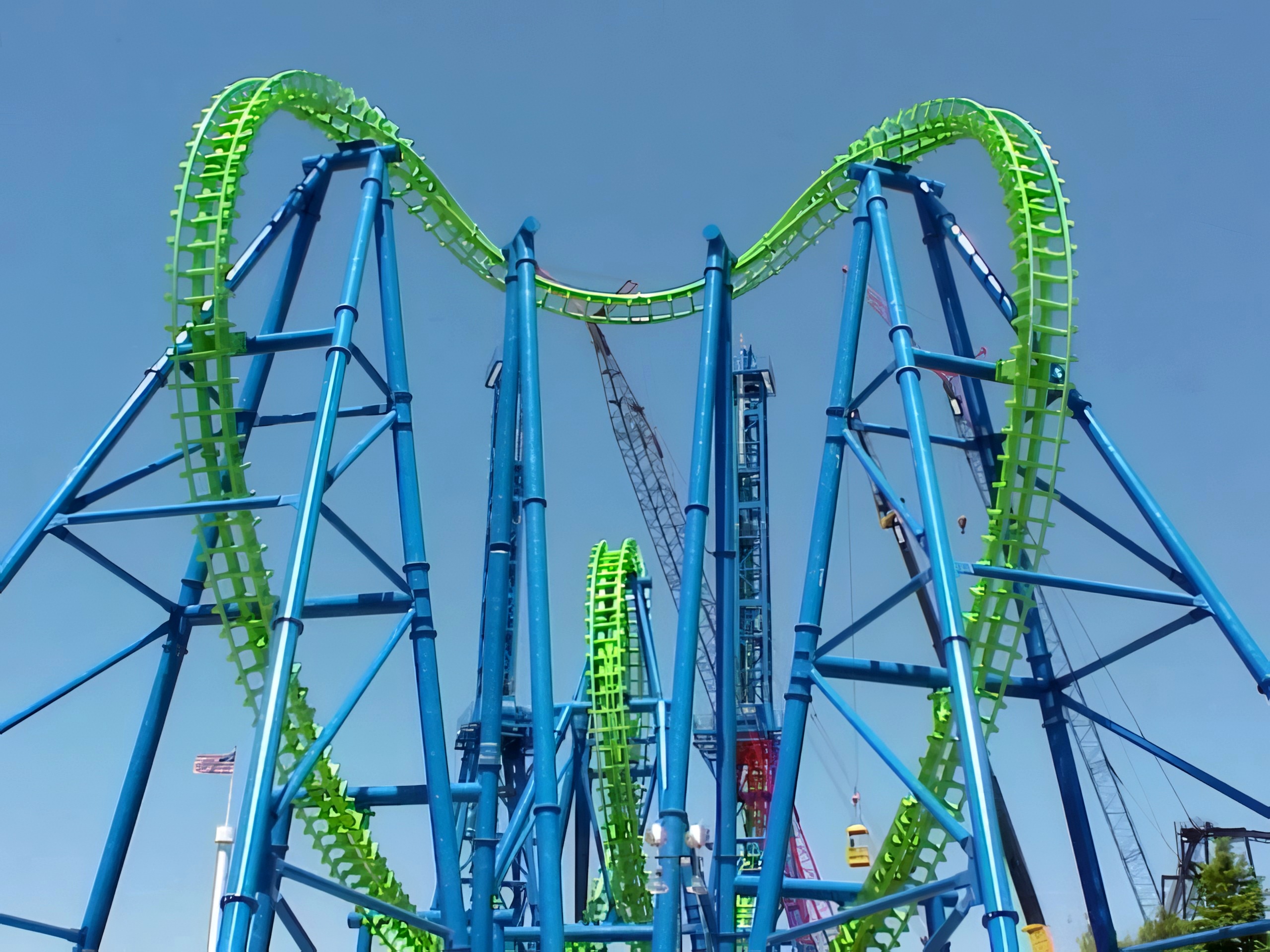 Déjà Vu's cobra roll up close during construction at Six Flags Great America, May 2001