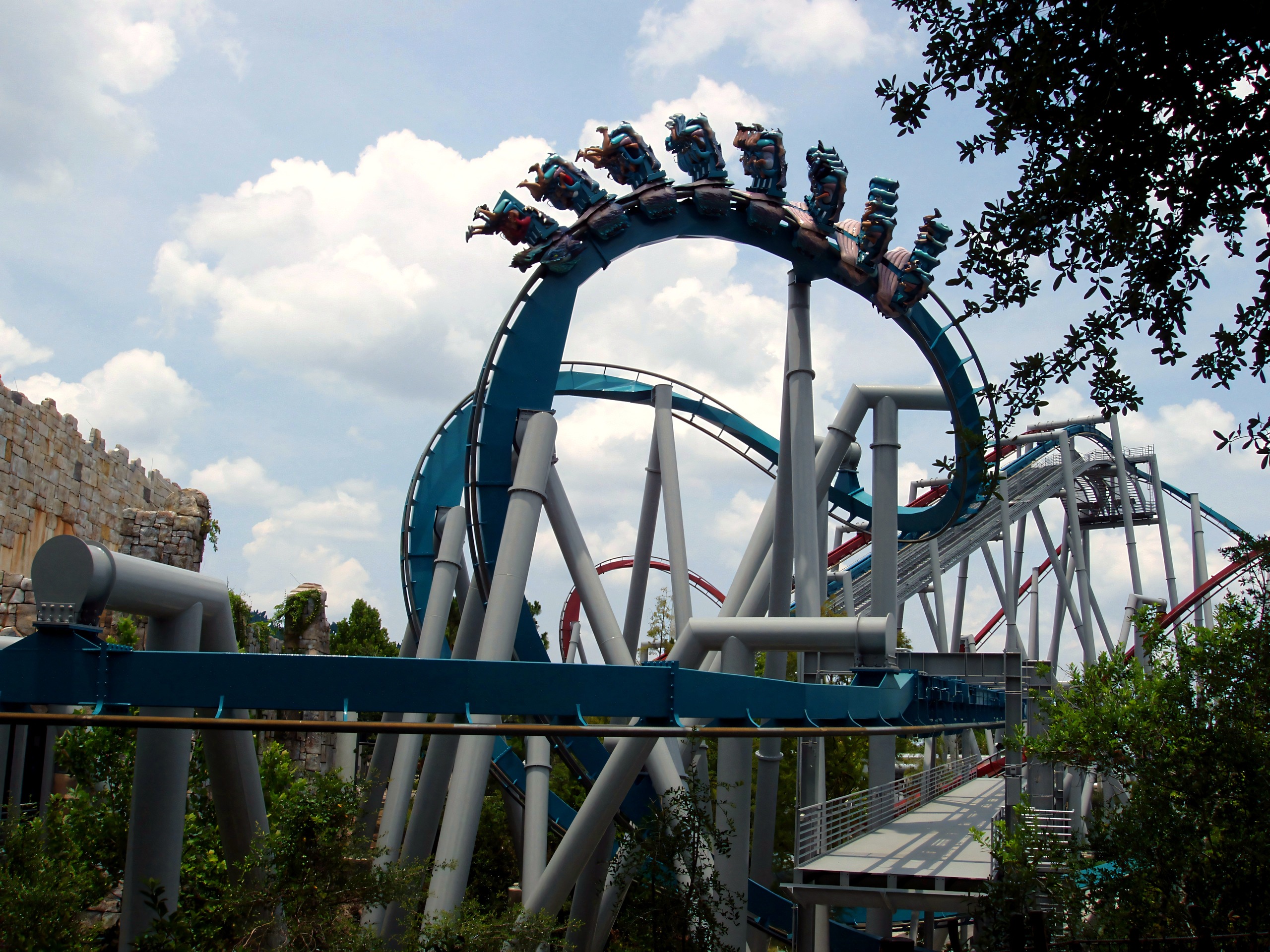 Ice train looping through the blue track, Dueling Dragons, July 2006