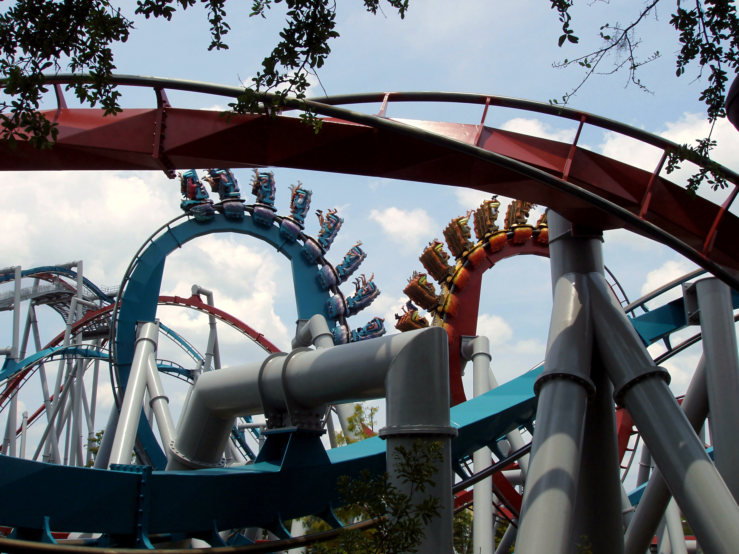 Train looping through the track, Dueling Dragons, July 2006