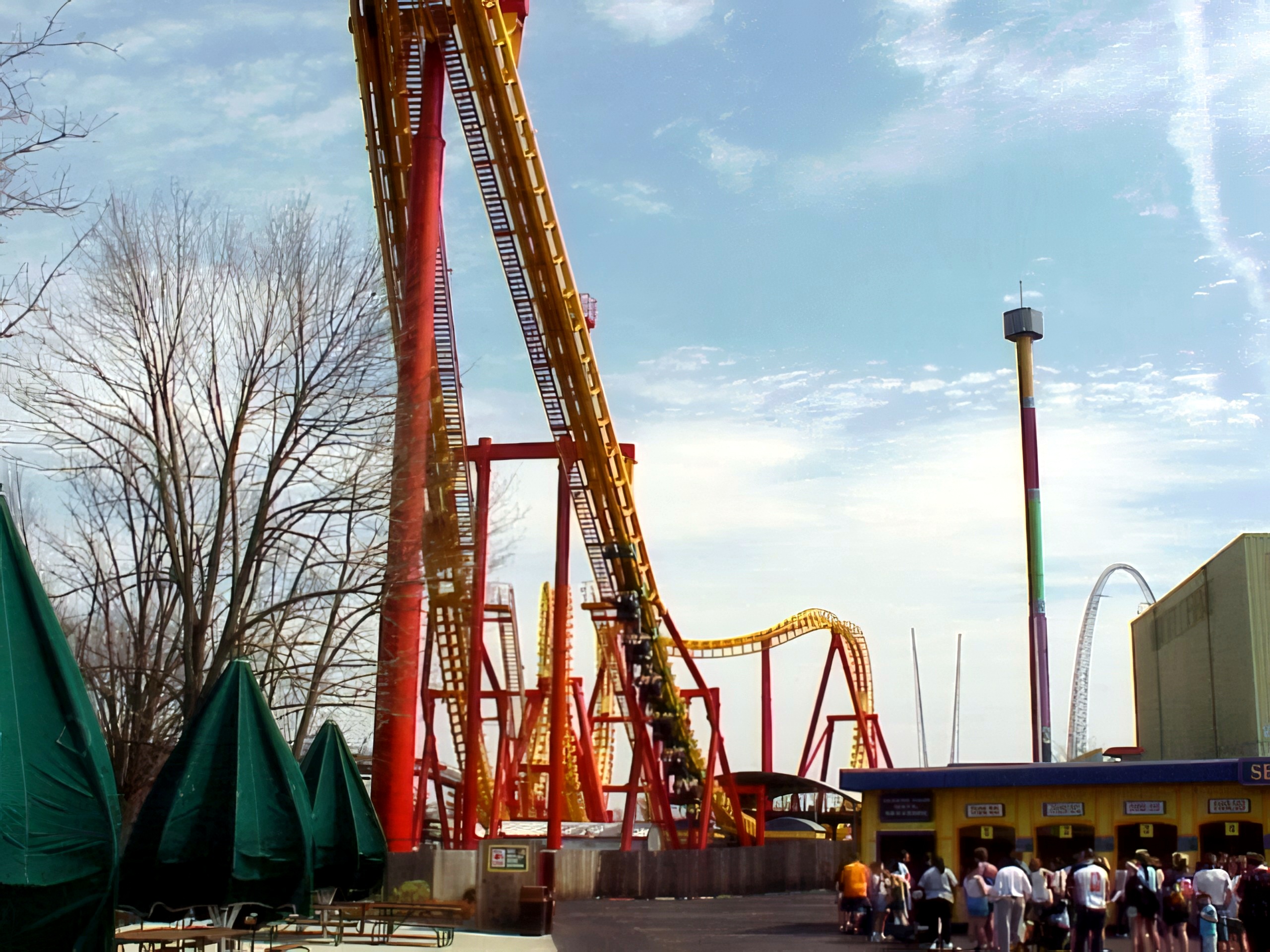 Face/Off's lift spike above the queue plaza at Kings Island, April 2001