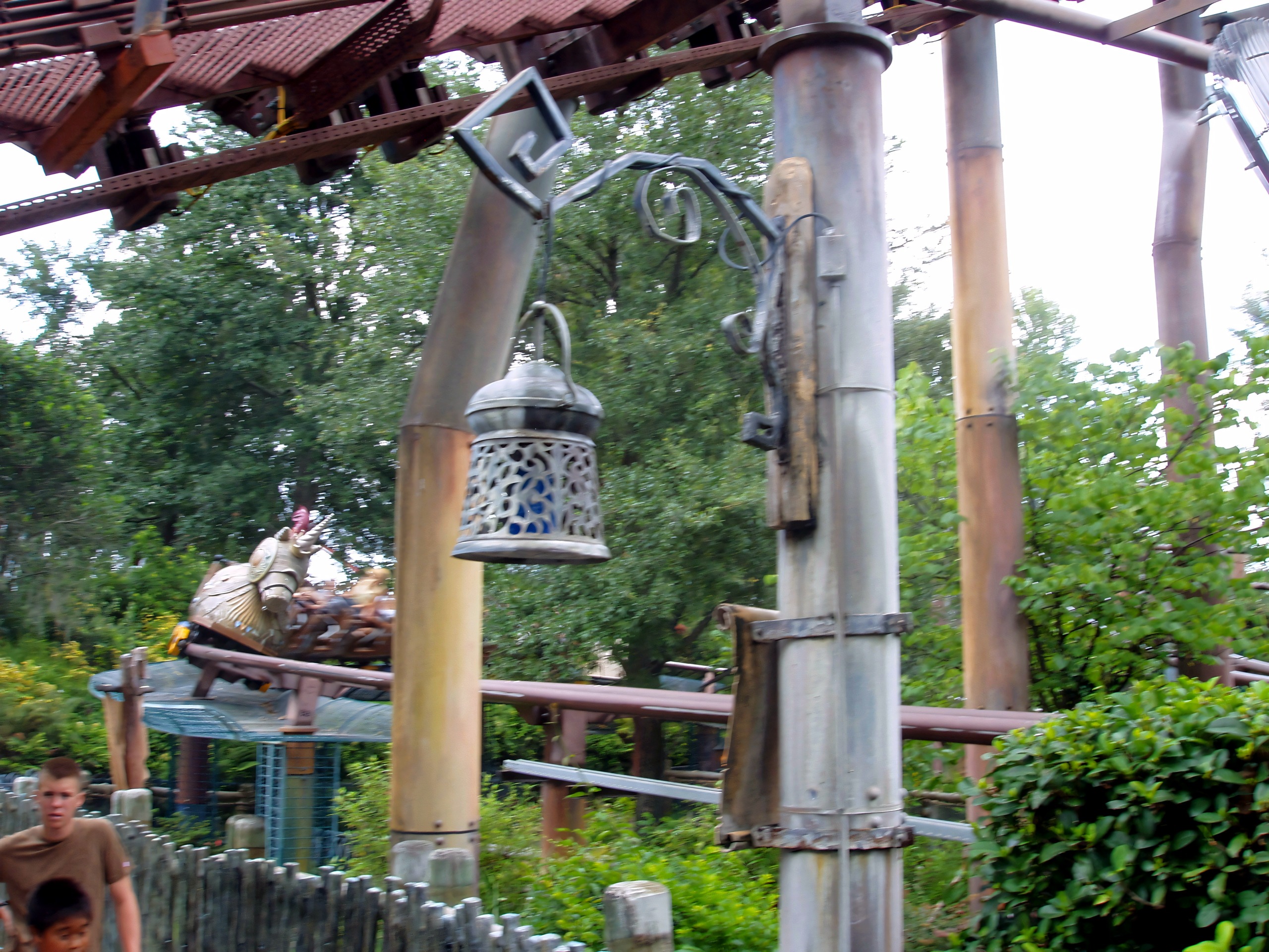 Lantern detail on the queue with the track passing behind, Flying Unicorn, July 2006