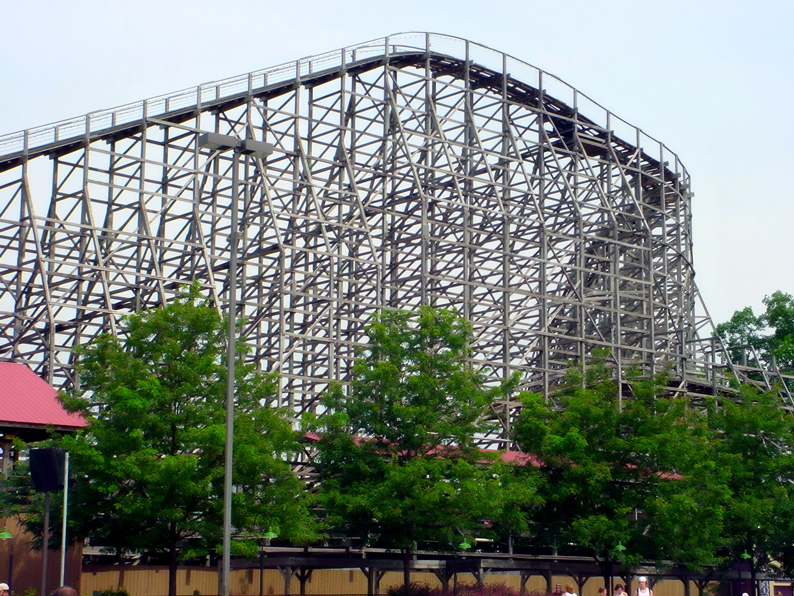 Hercules' lift hill and turnaround above the trees at Dorney Park, July 2001