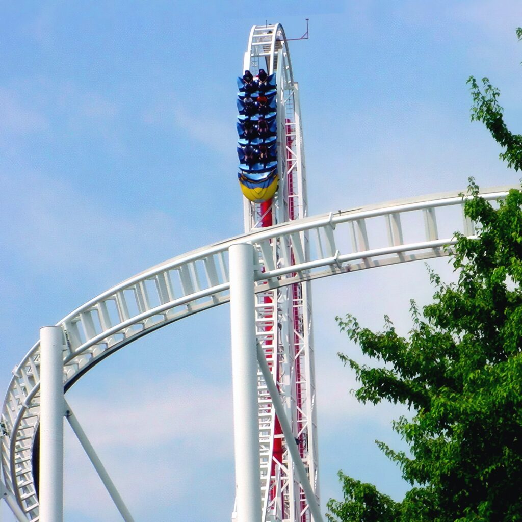 Hypersonic XLC at Kings Dominion: a train climbing the vertical tower after the launch
