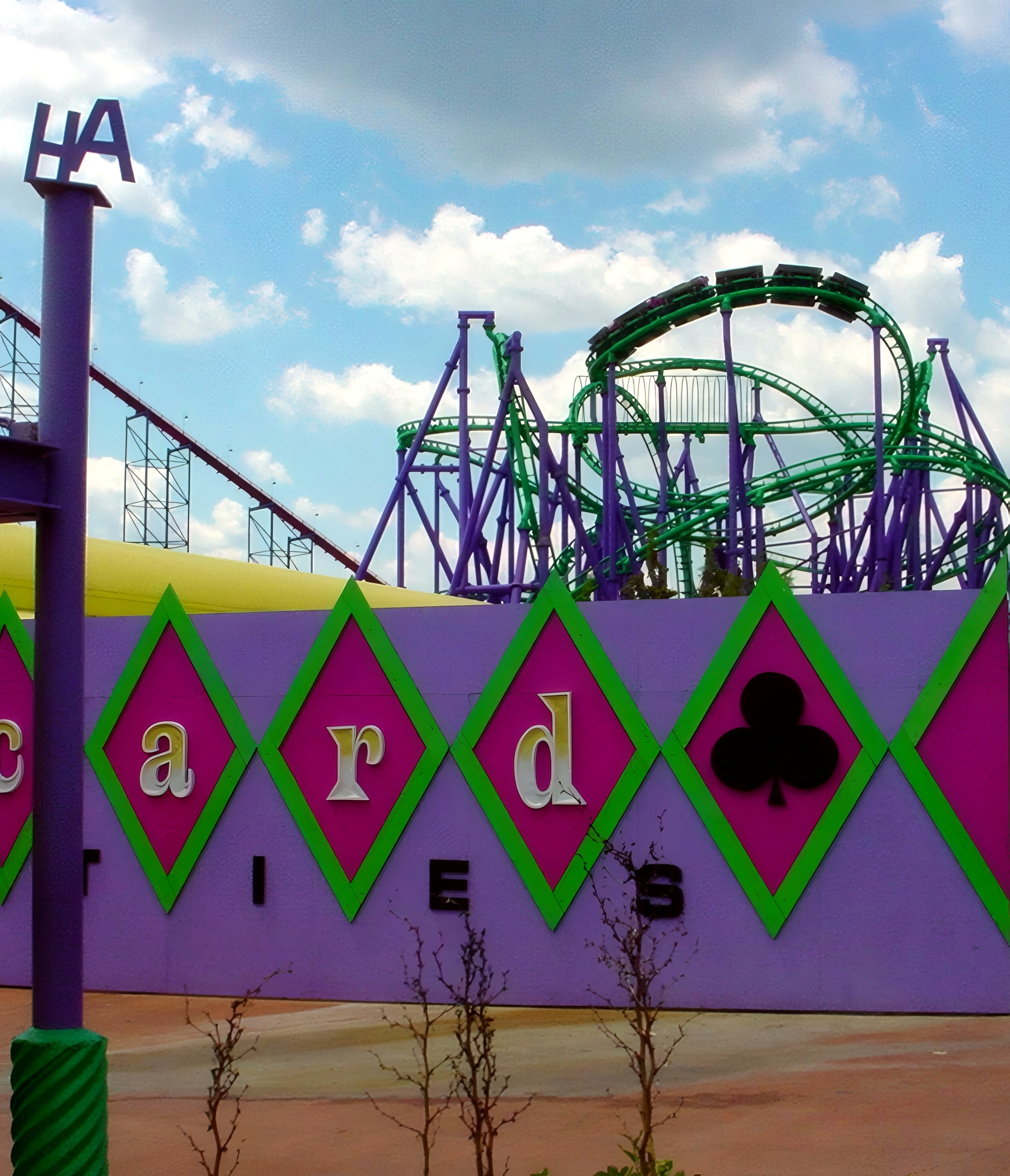 The Joker's Jinx track above the Wildcard novelties shop at Six Flags America, July 2001