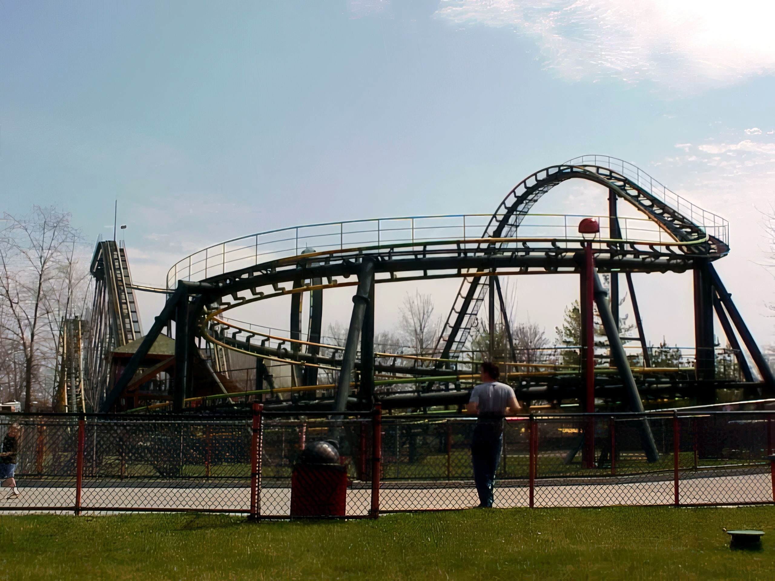 King Cobra's helix and hill behind the fence at Paramount's Kings Island, April 2001