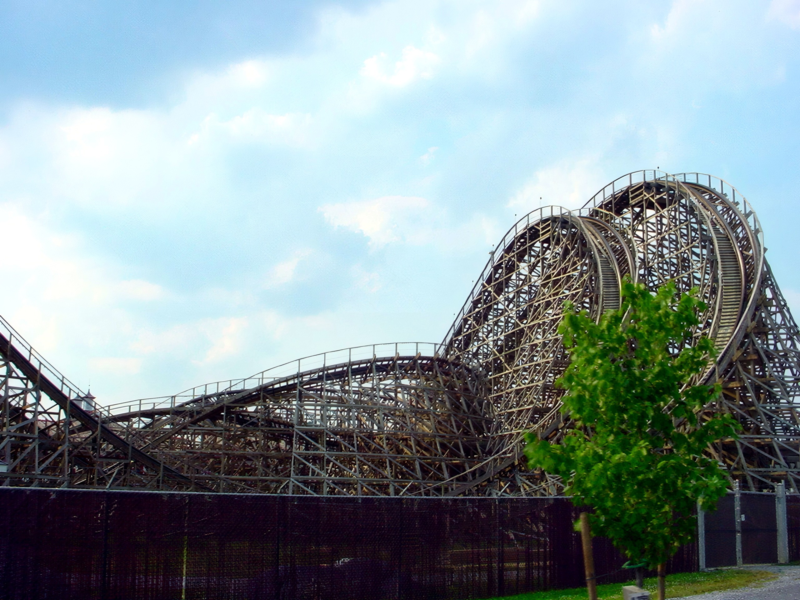 Lightning Racer's intertwined lift hills and turns, July 2001