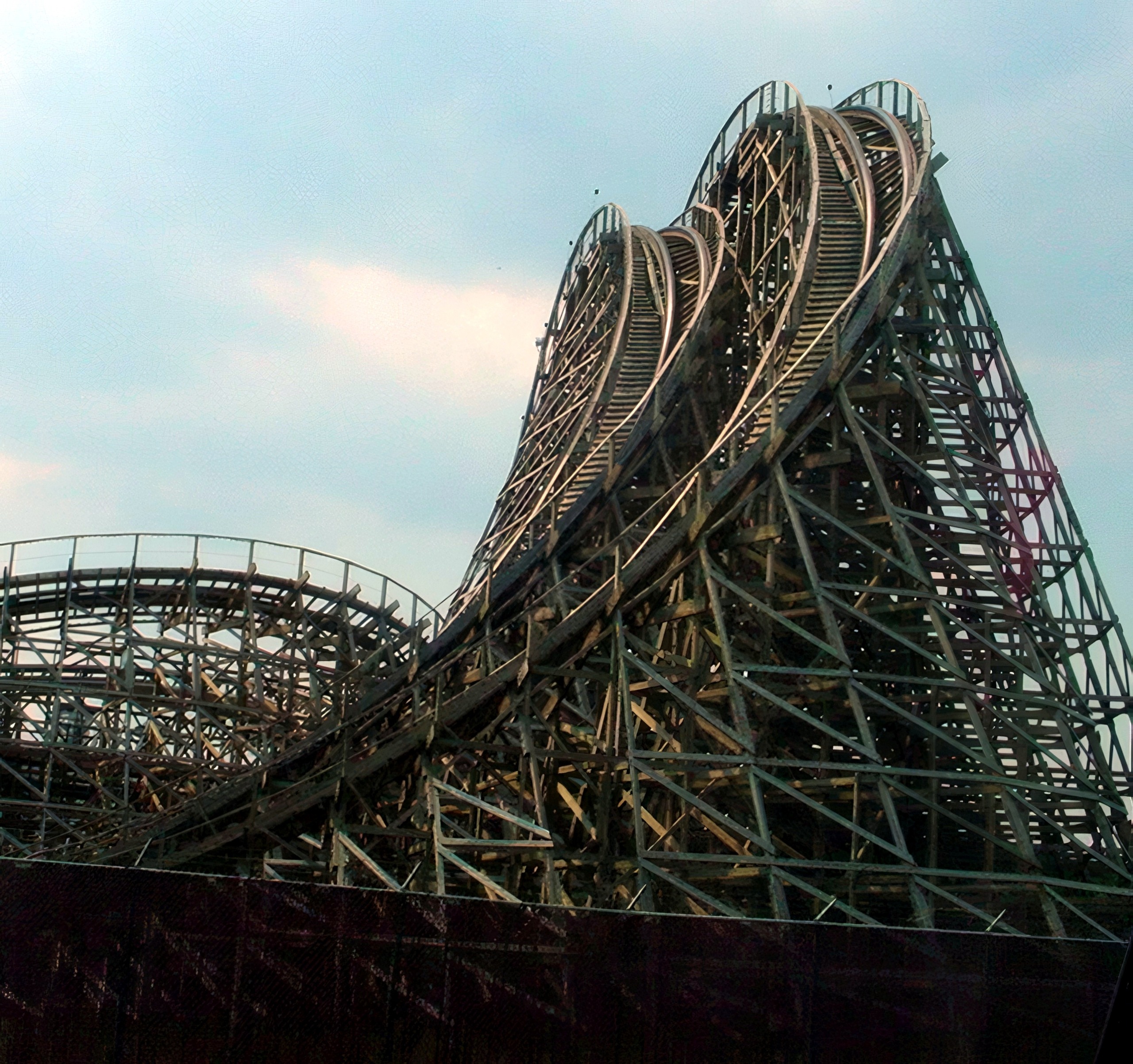 Lightning Racer's twin lift hills rising together, July 2001