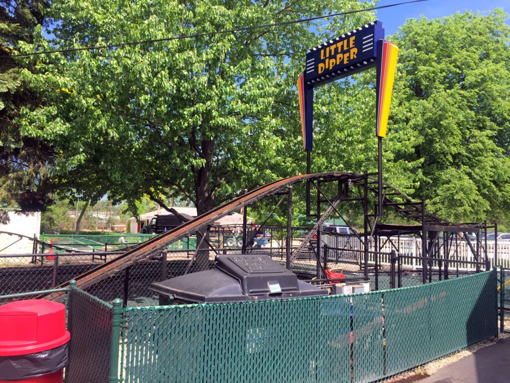 Little Dipper sign with the track and lift behind, Little Dipper, May 2016