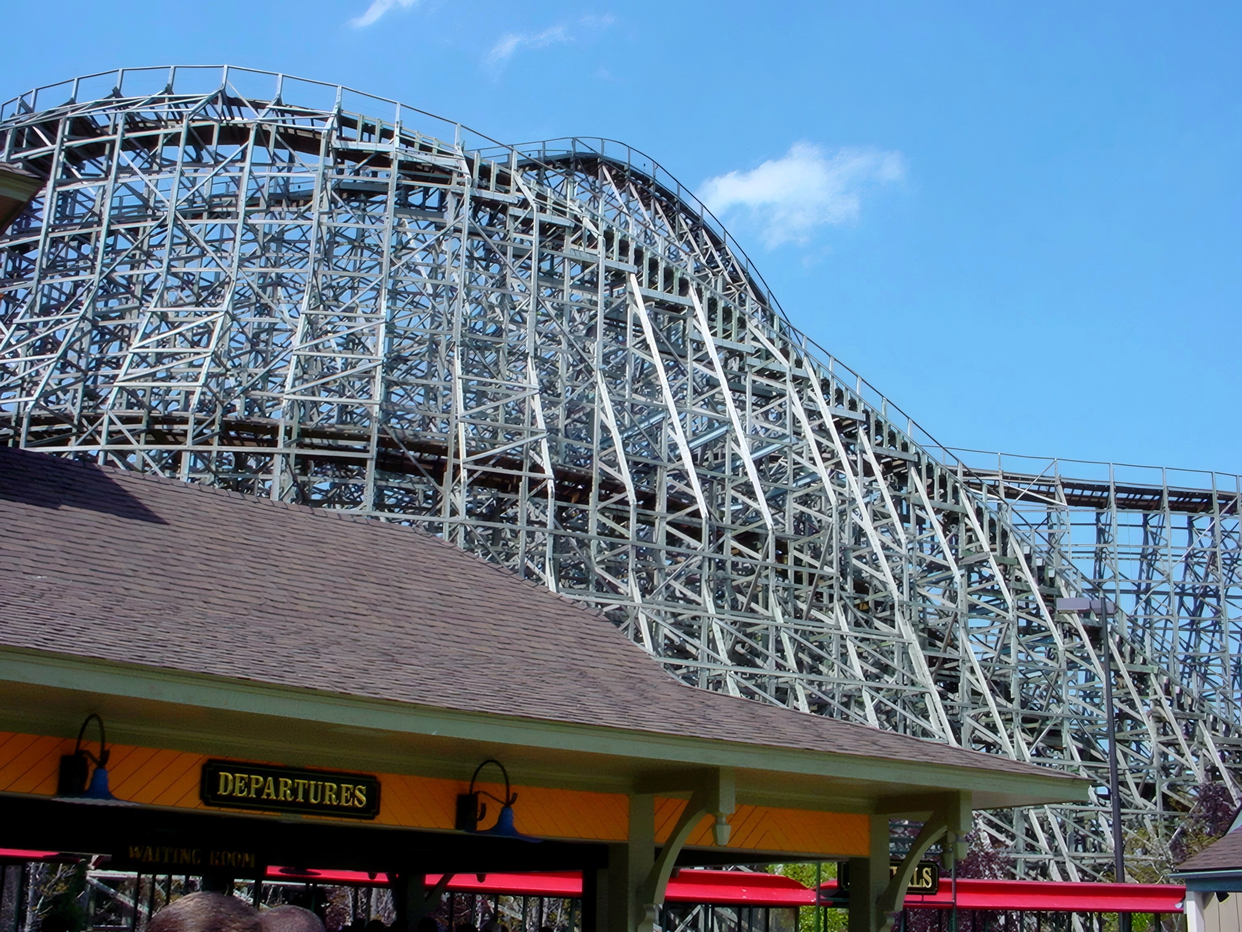 Mean Streak's structure above the railroad's Departures station at Cedar Point, May 2002