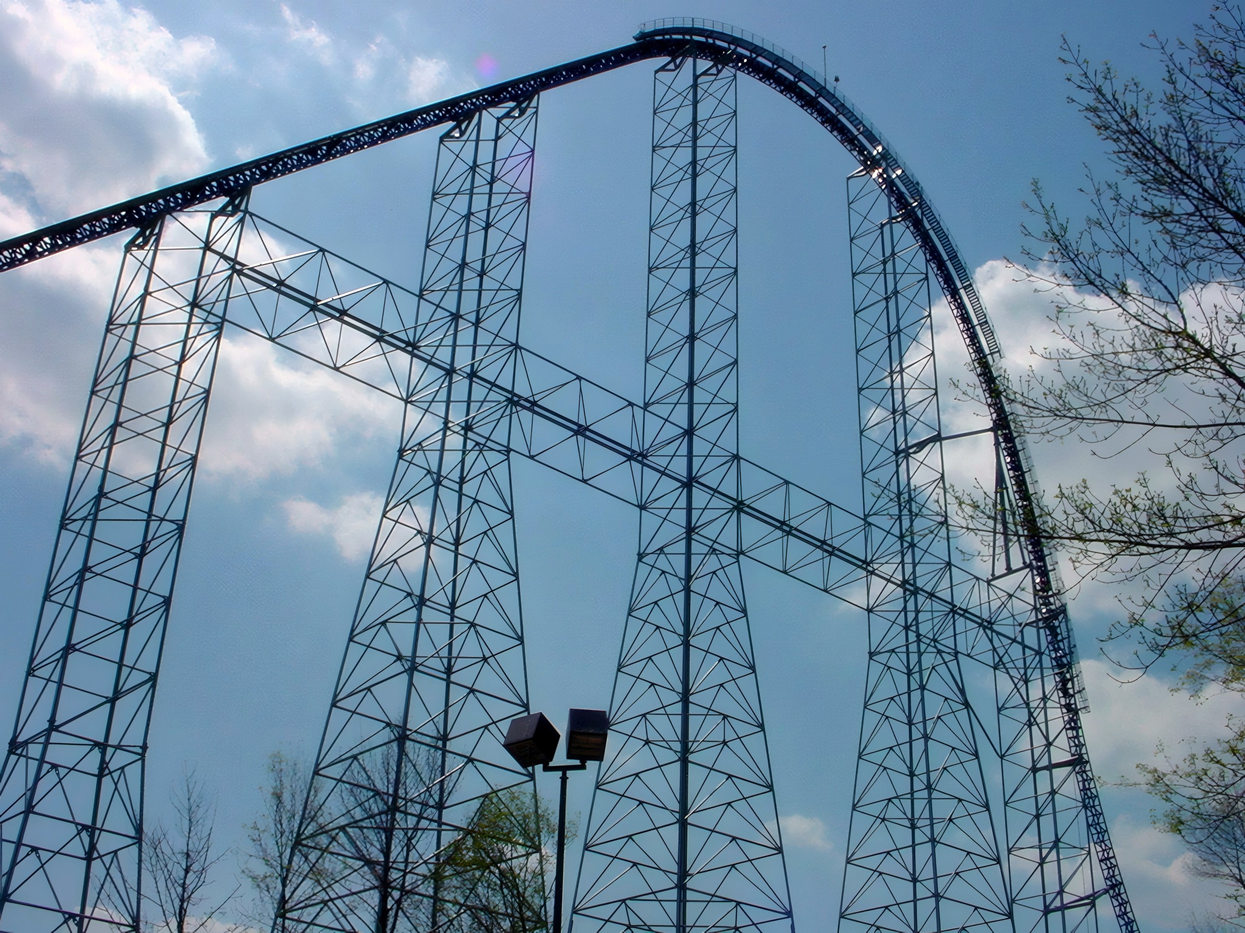 Close-up of tall steel lift hill lattice structure, Millennium Force, May 2002