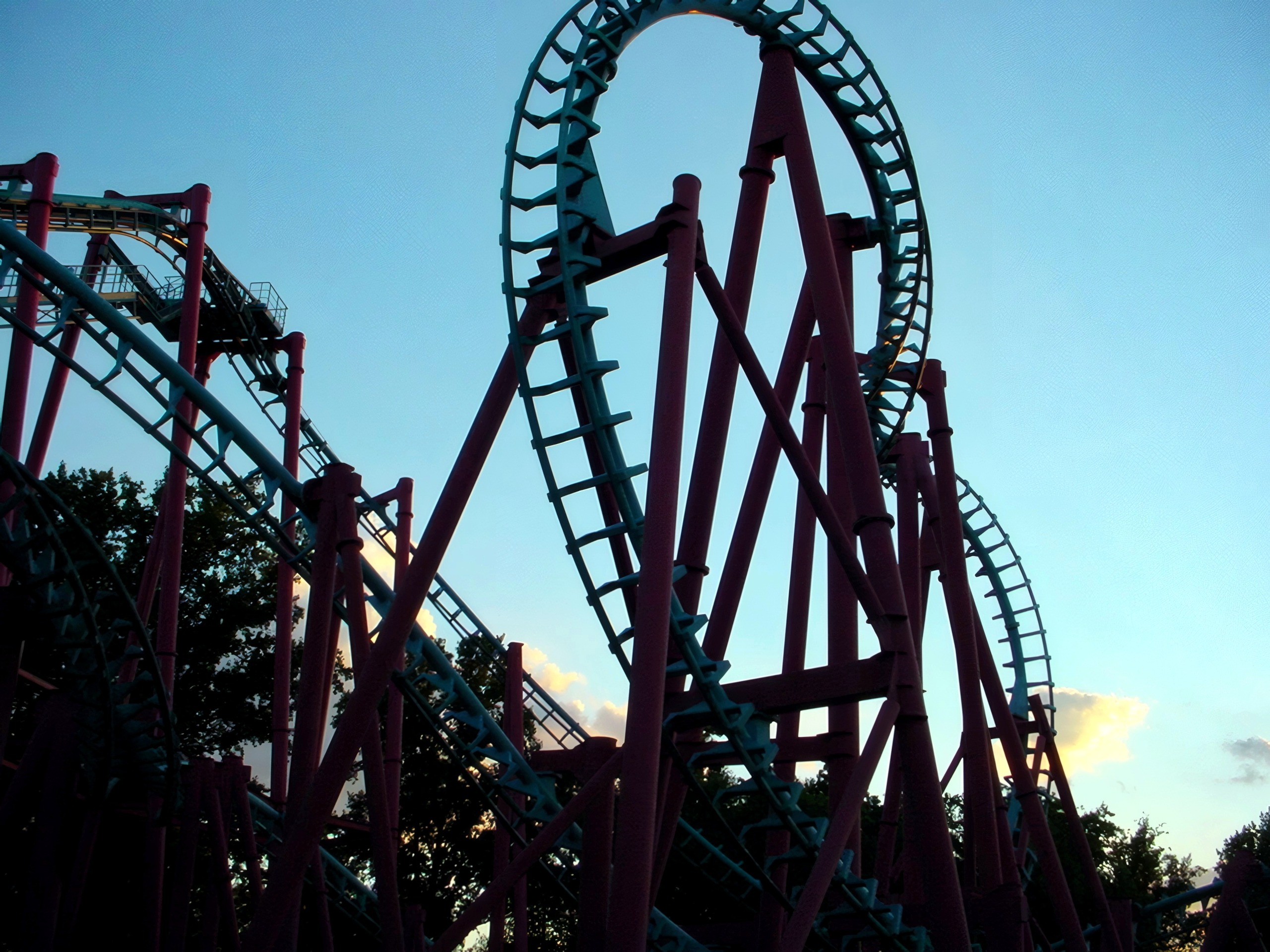Mind Eraser's lift hill and inversions at dusk at Six Flags America, July 2001