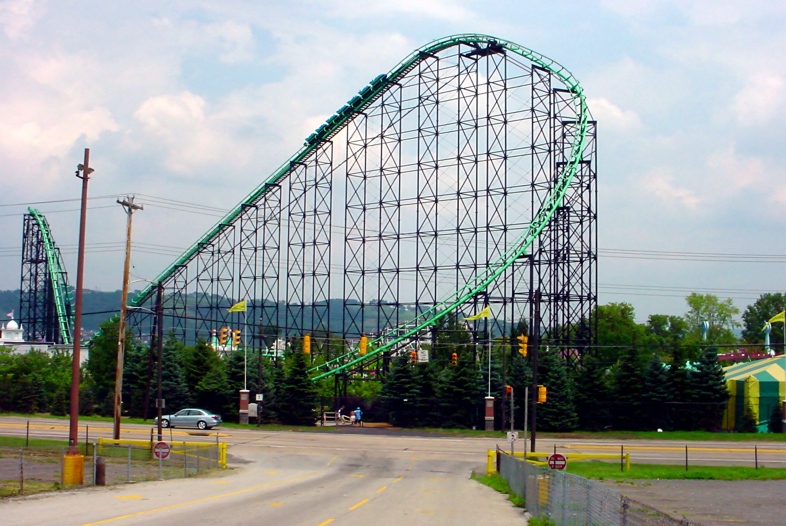 Phantom's Revenge's lift hill from the road, July 2003