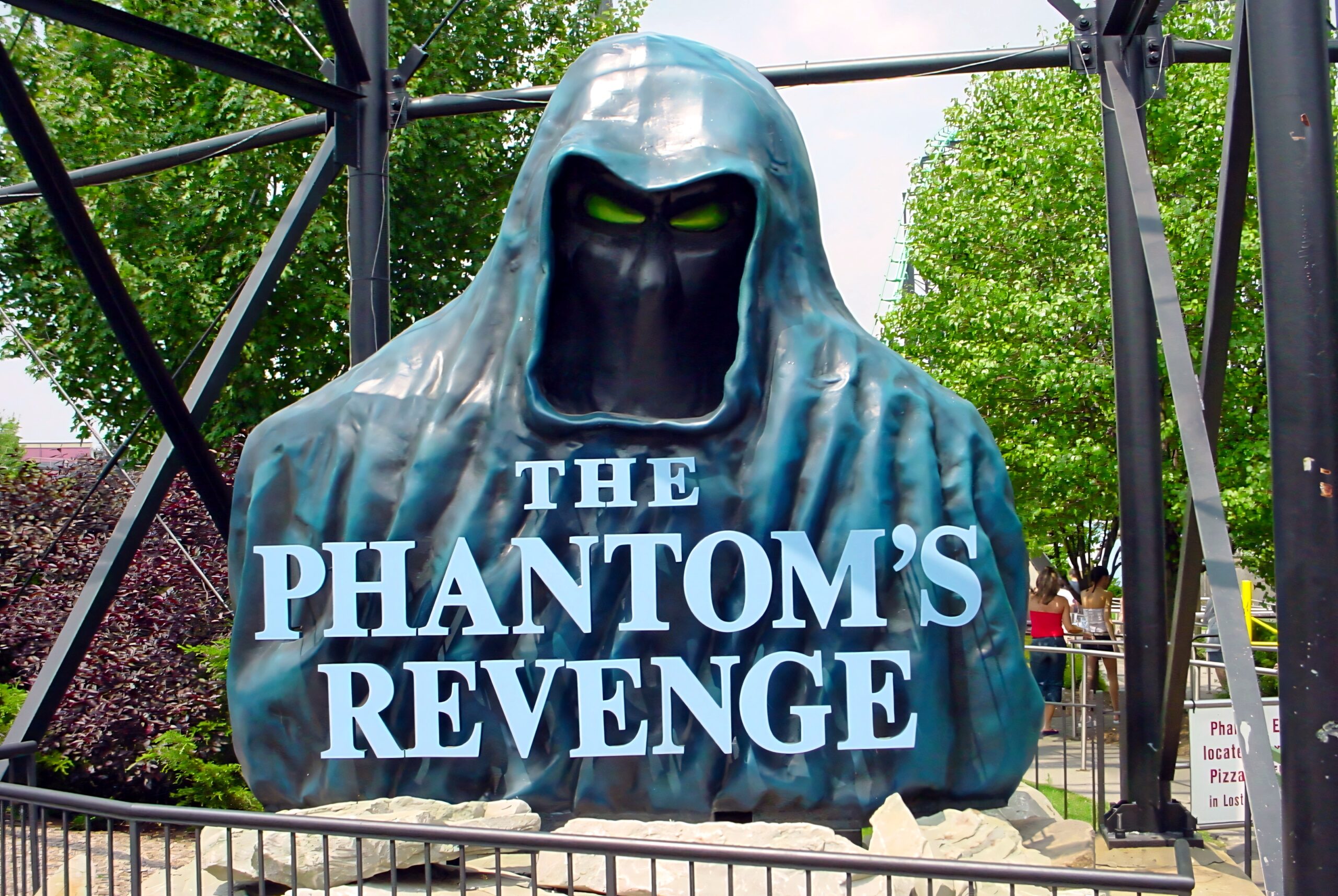 The Phantom's Revenge sign at Kennywood, July 2003