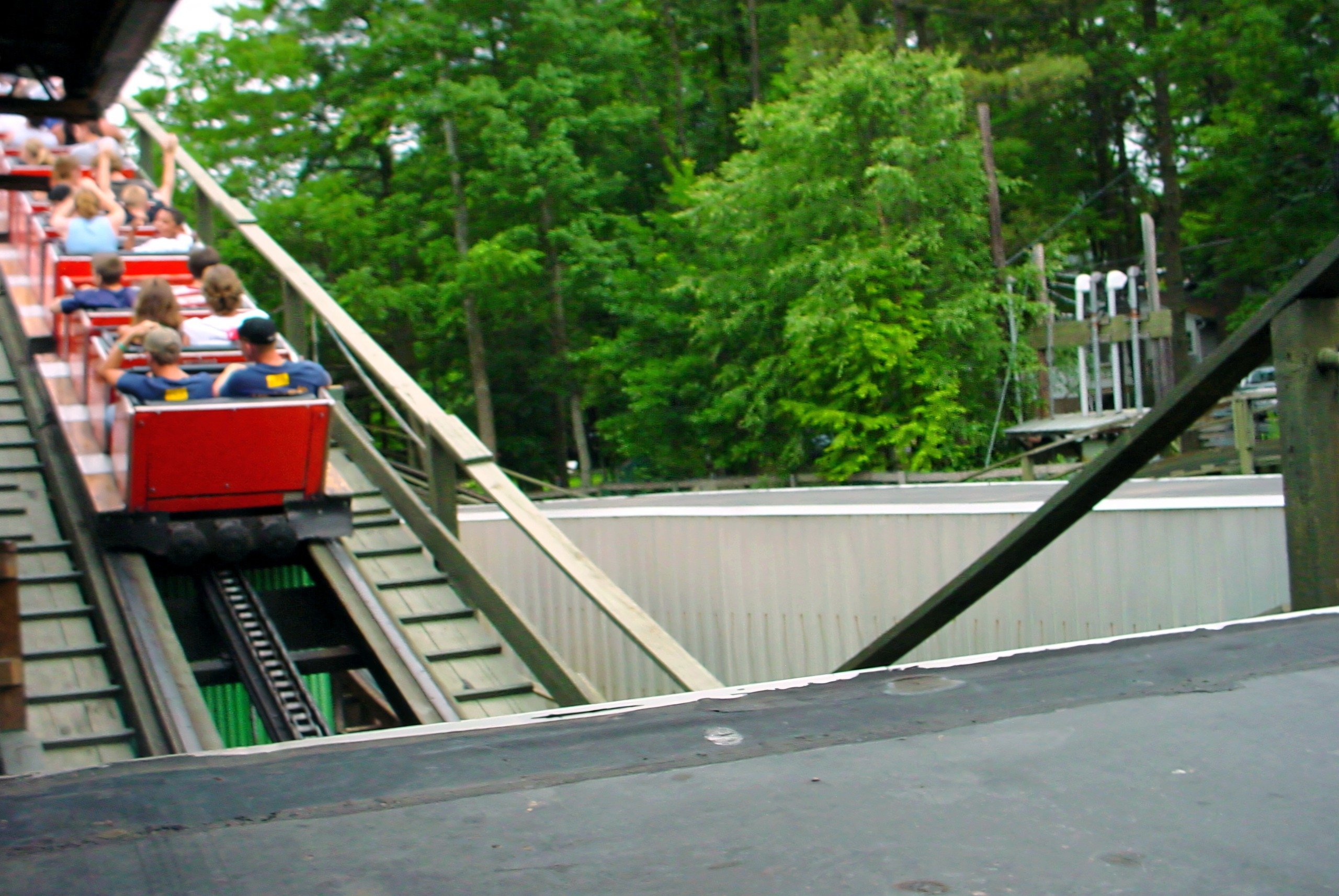 A Phoenix train heading out of the station toward the lift, July 2003