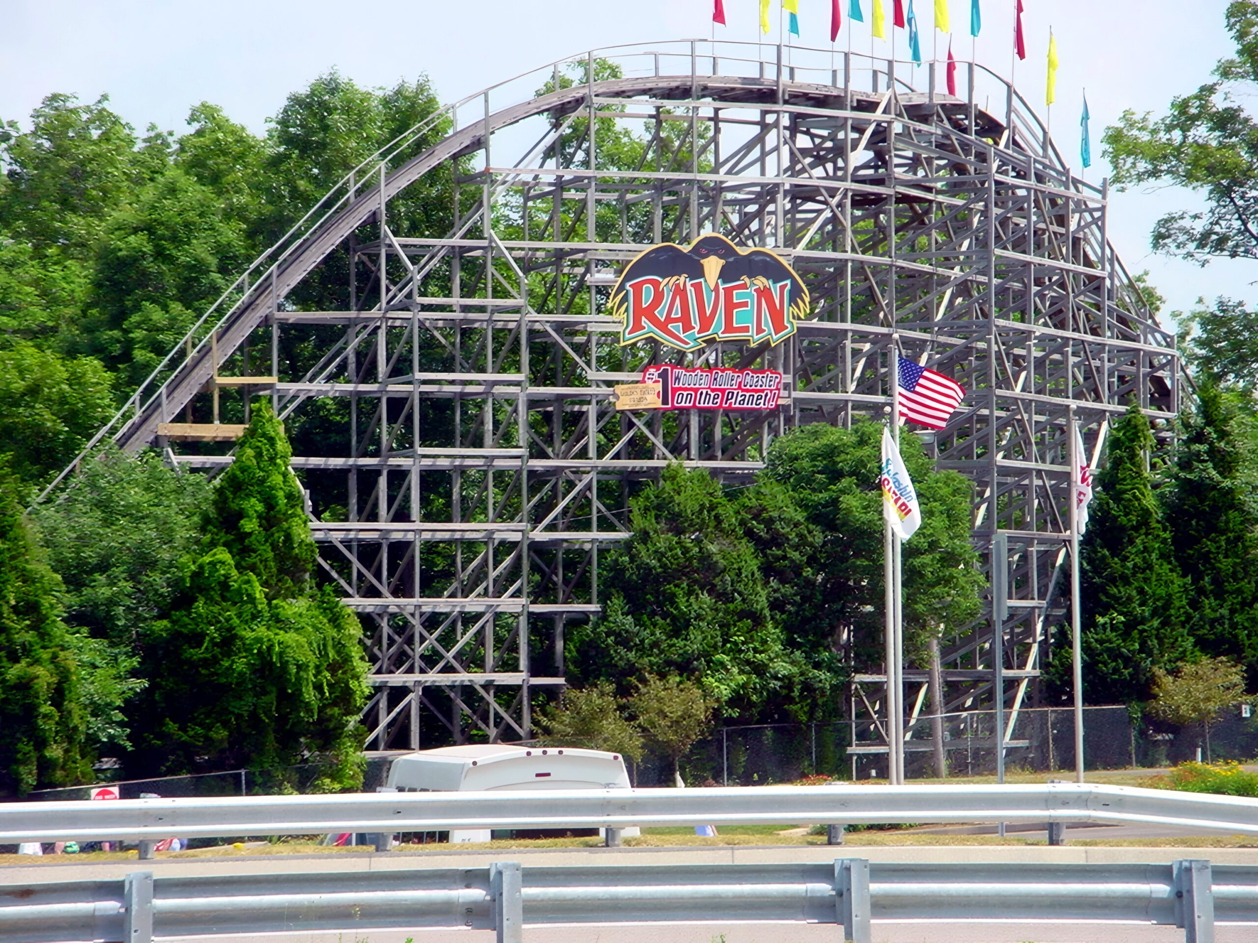The Raven's lift hill and sign seen from the parking lot, July 2002