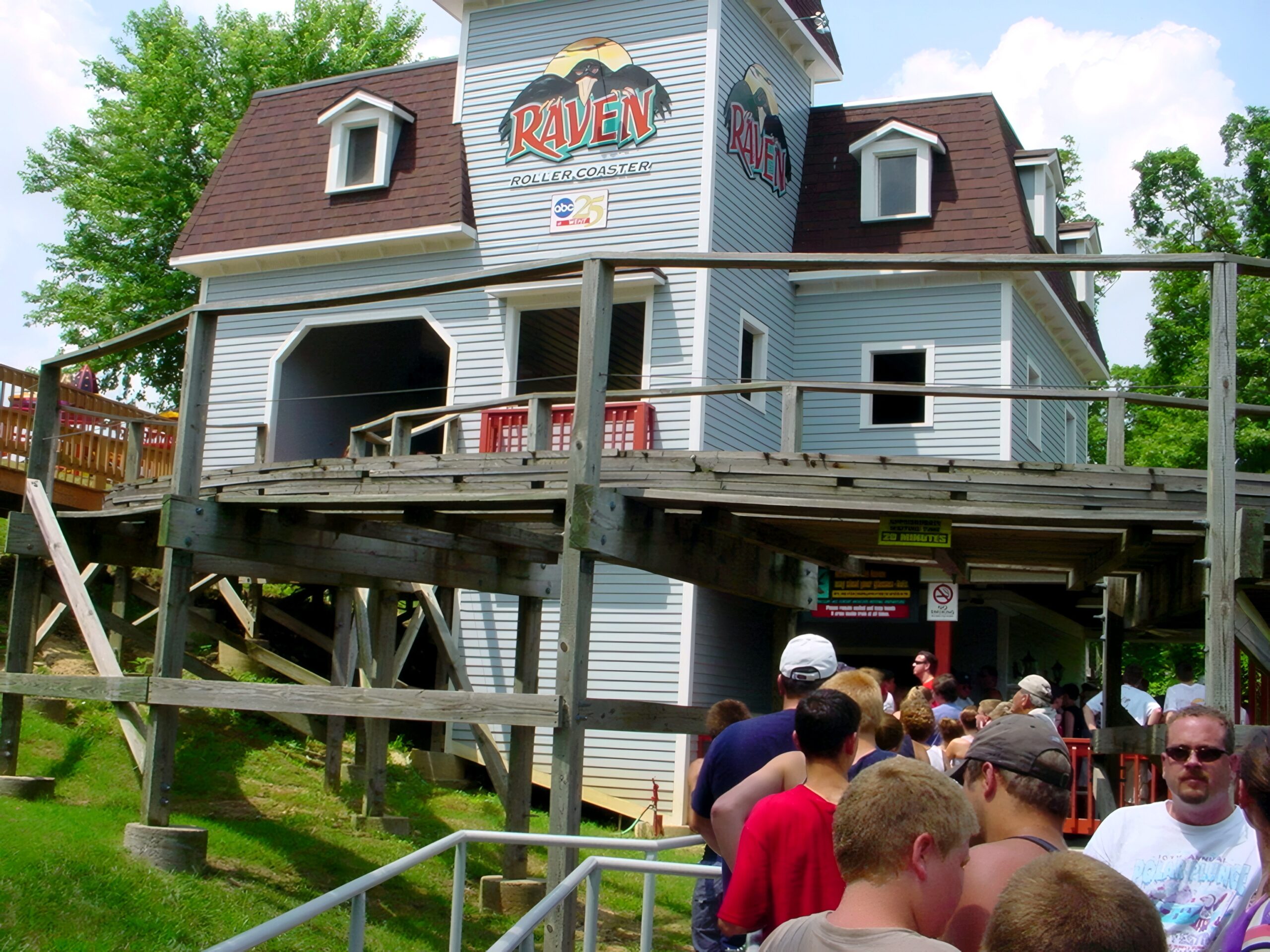 The Raven station house with the queue below, July 2002