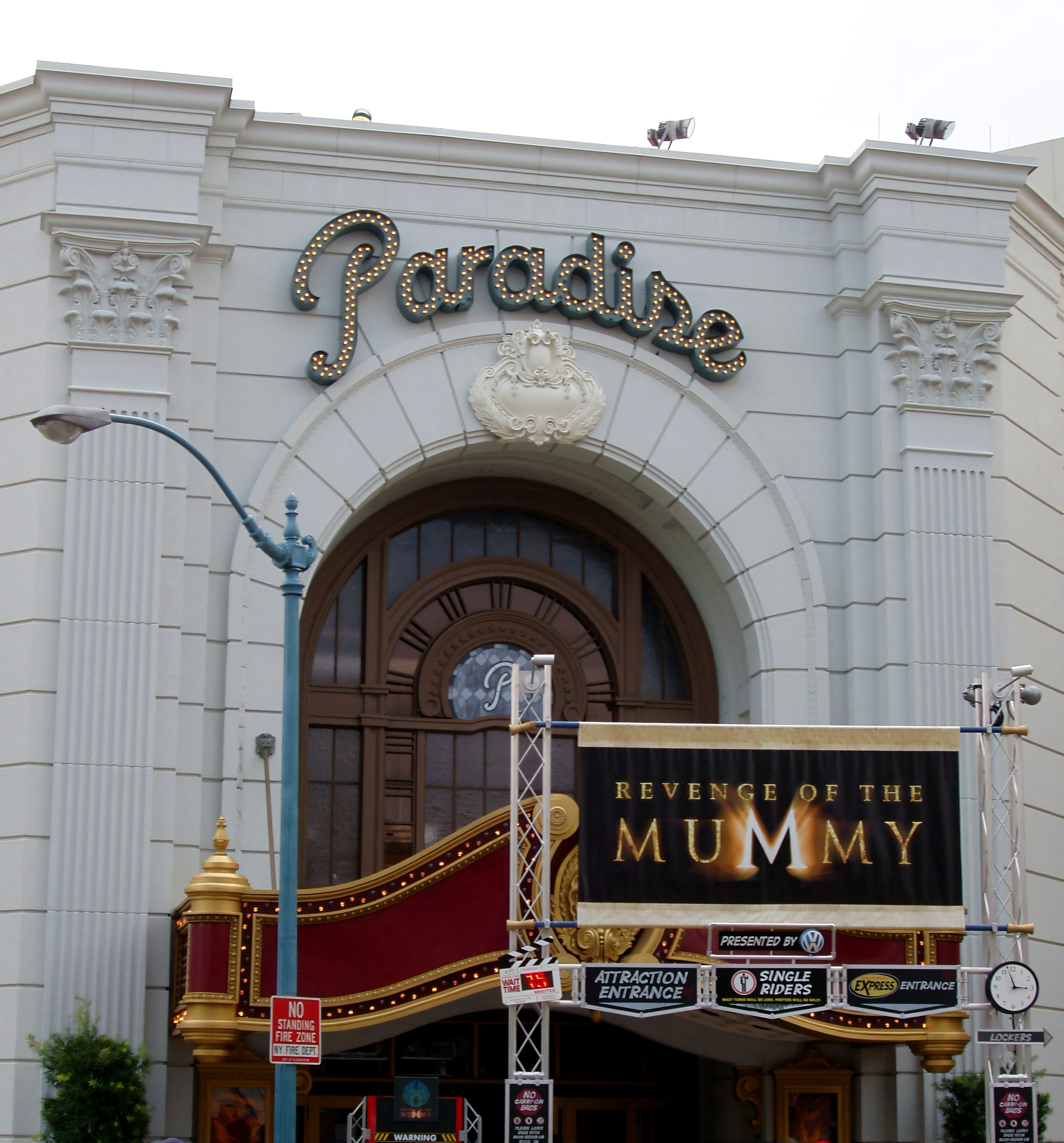 The Revenge of the Mummy entrance banner beneath the Paradise marquee at Universal Studios Florida, June 2006