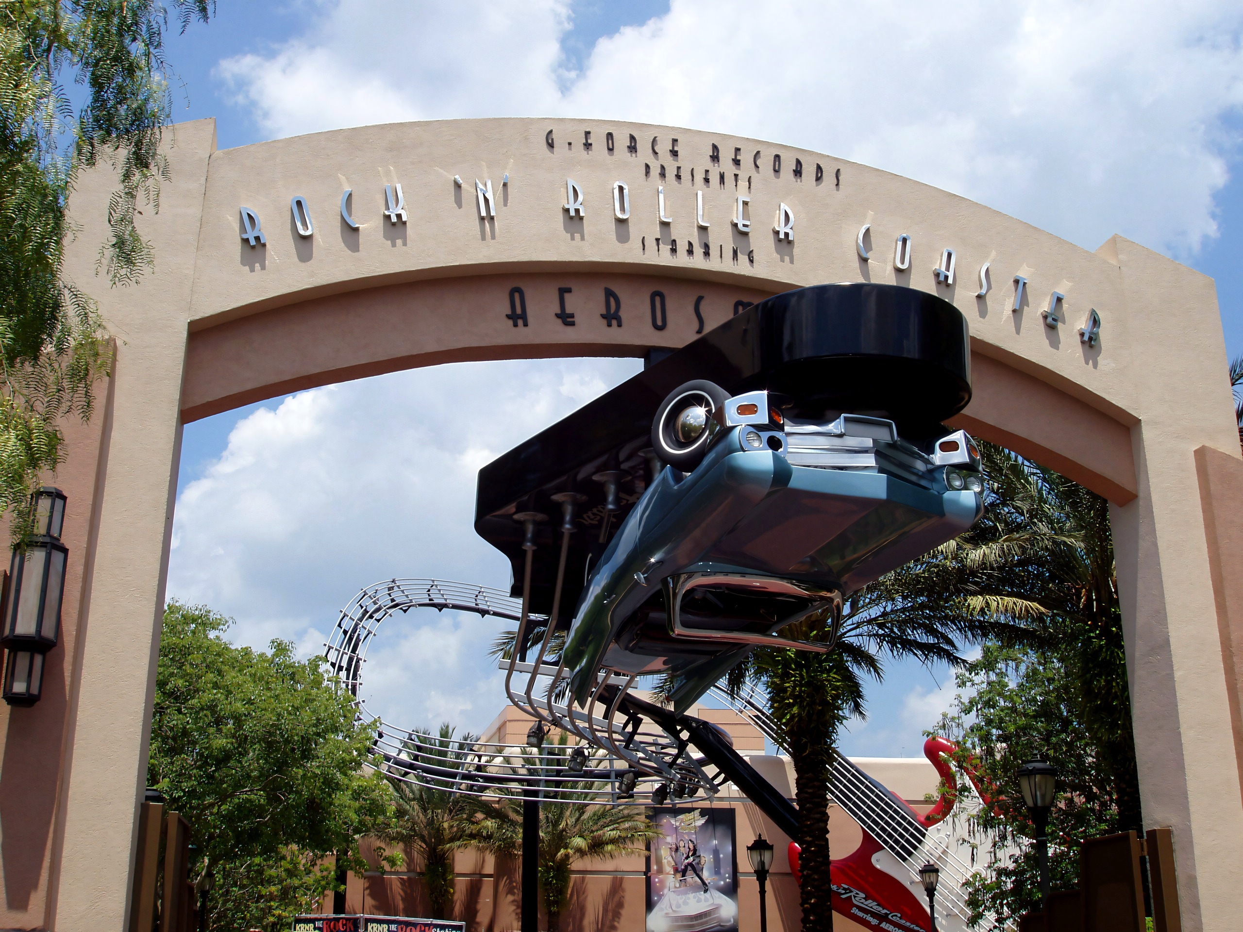 Rock 'n' Roller Coaster arch and track, closer angle, Rock 'n' Roller Coaster, June 2006