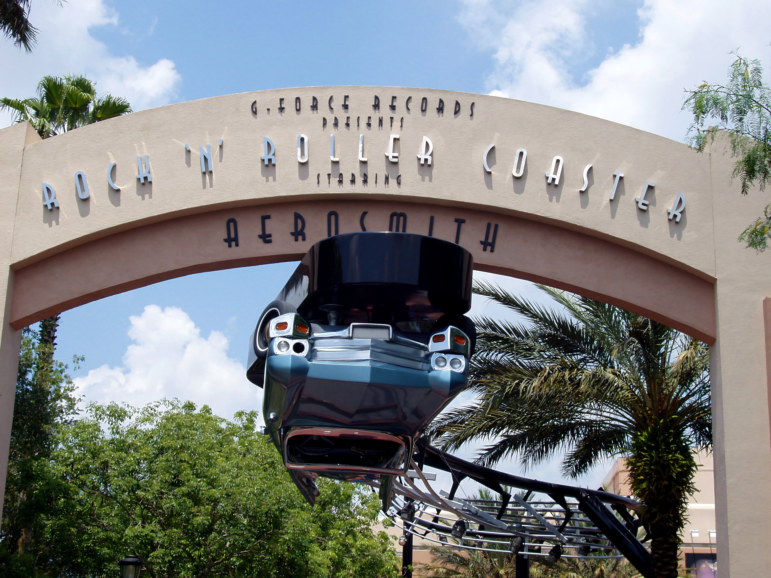 Rock 'n' Roller Coaster entrance arch with limo car, Rock 'n' Roller Coaster, June 2006