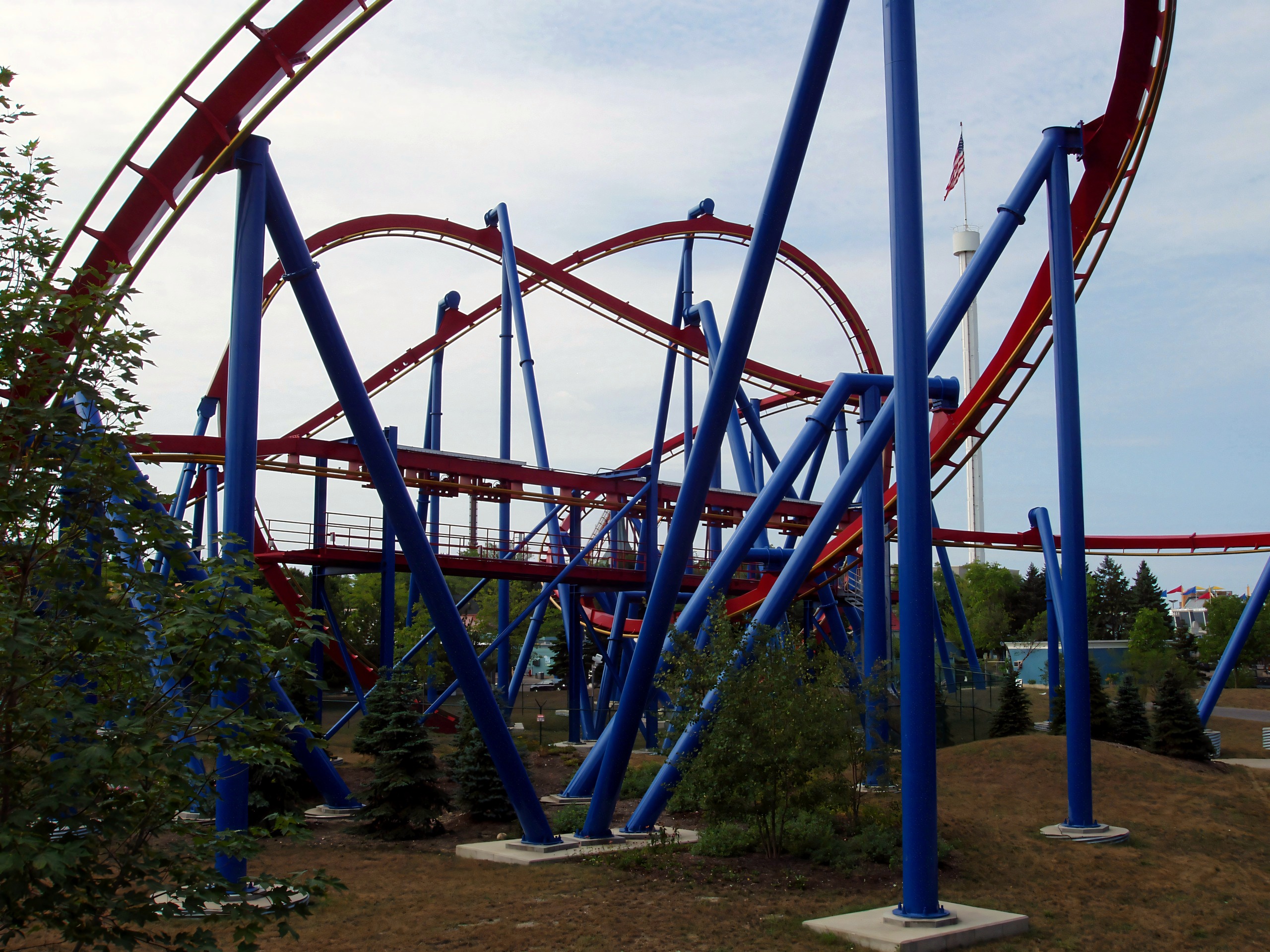 Superman: Ultimate Flight's overlapping track against the clouds at Six Flags Great America, August 2005