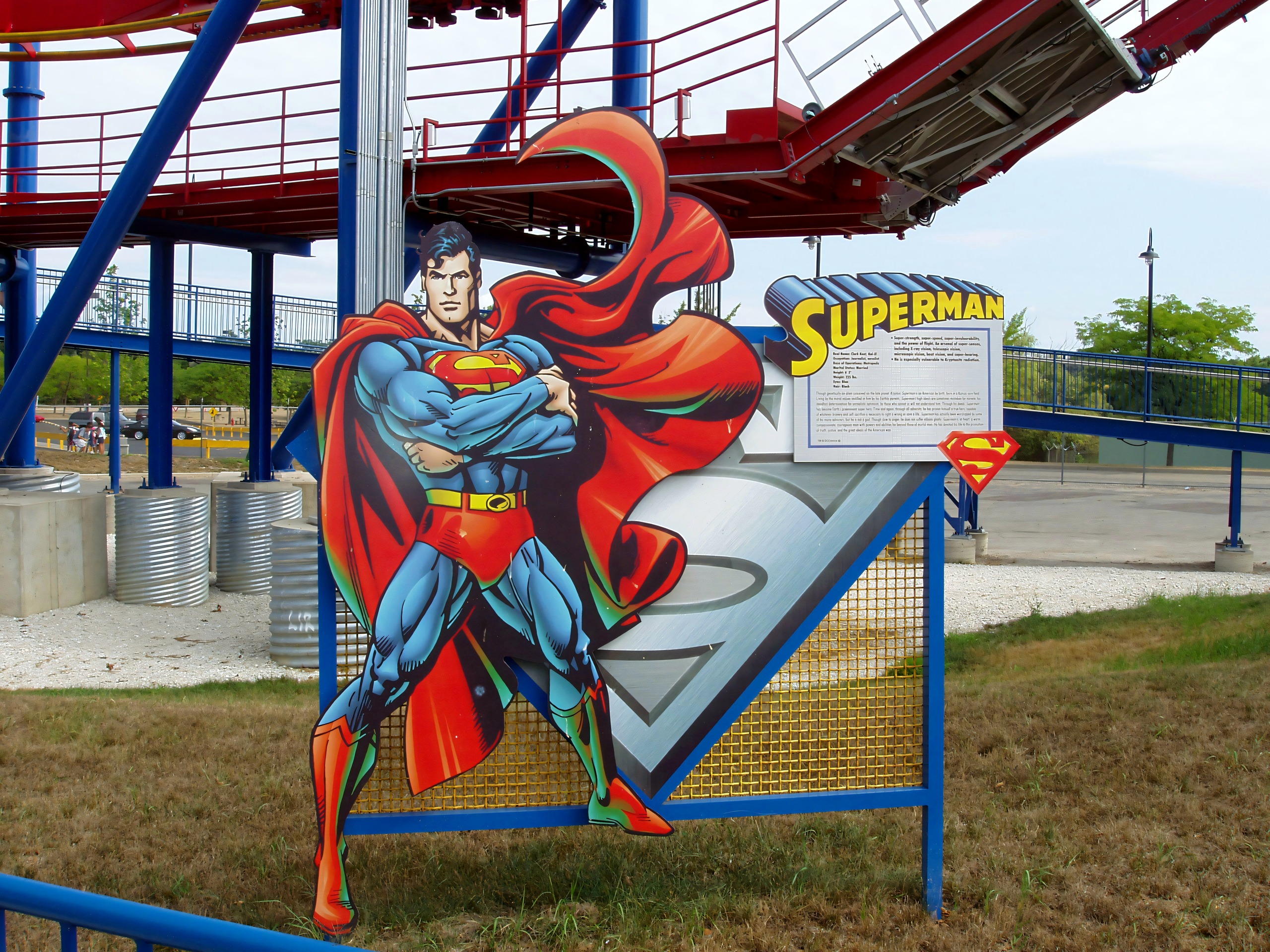 The Superman cutout and sign in front of the ride at Six Flags Great America, August 2005