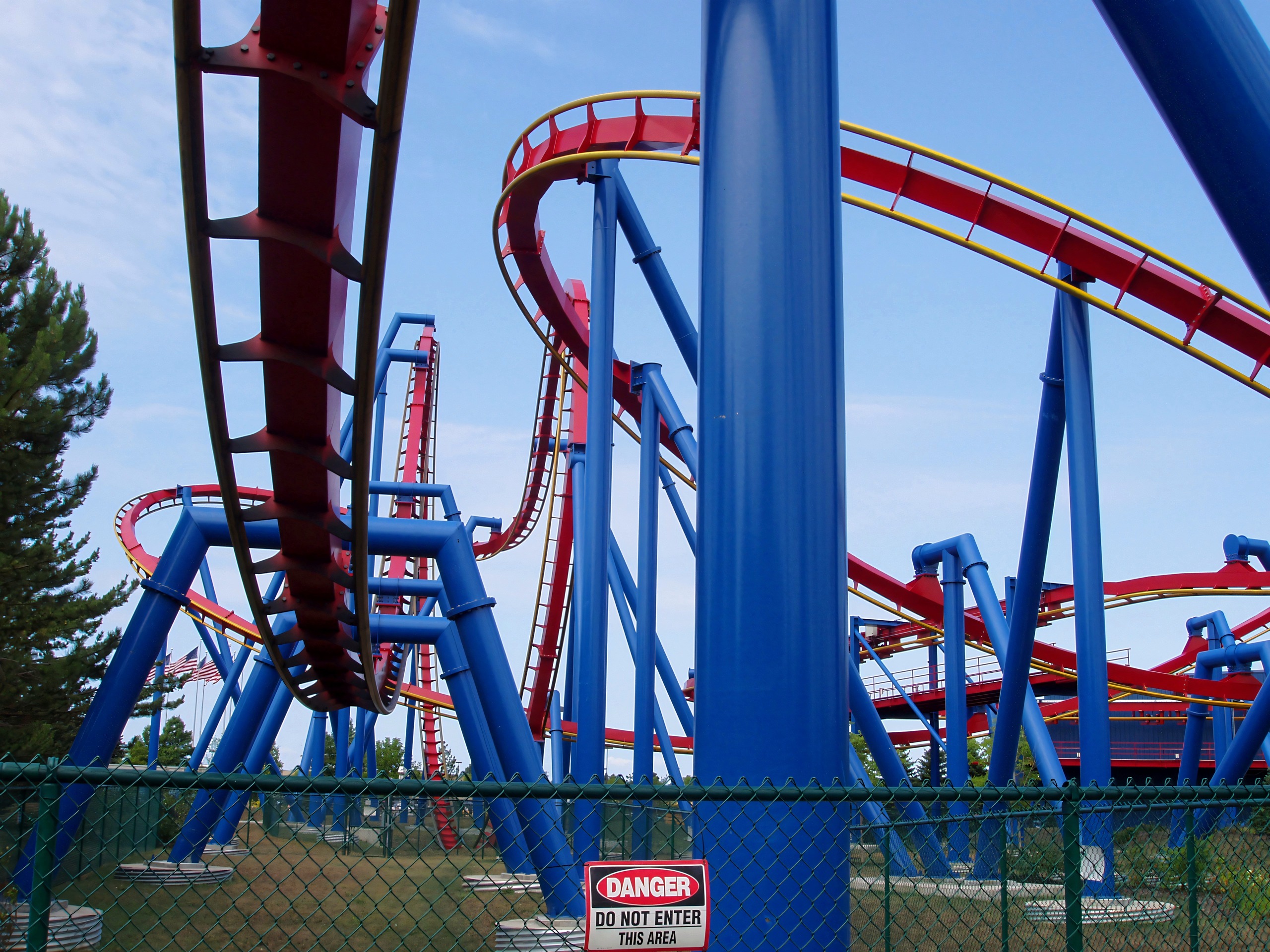 Superman: Ultimate Flight's track spiral up close at Six Flags Great America, August 2005