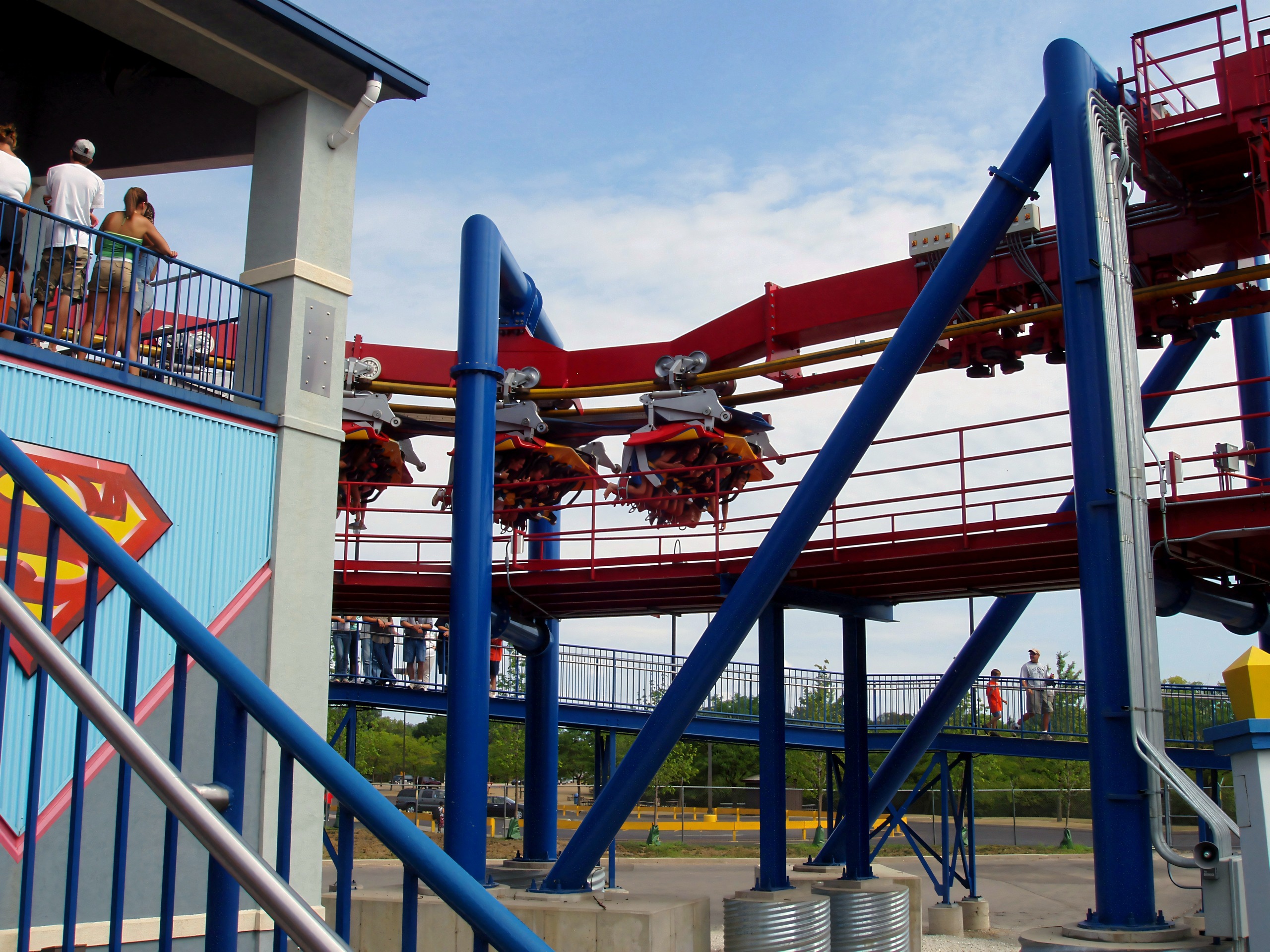 Superman: Ultimate Flight trains in the station at Six Flags Great America, August 2005
