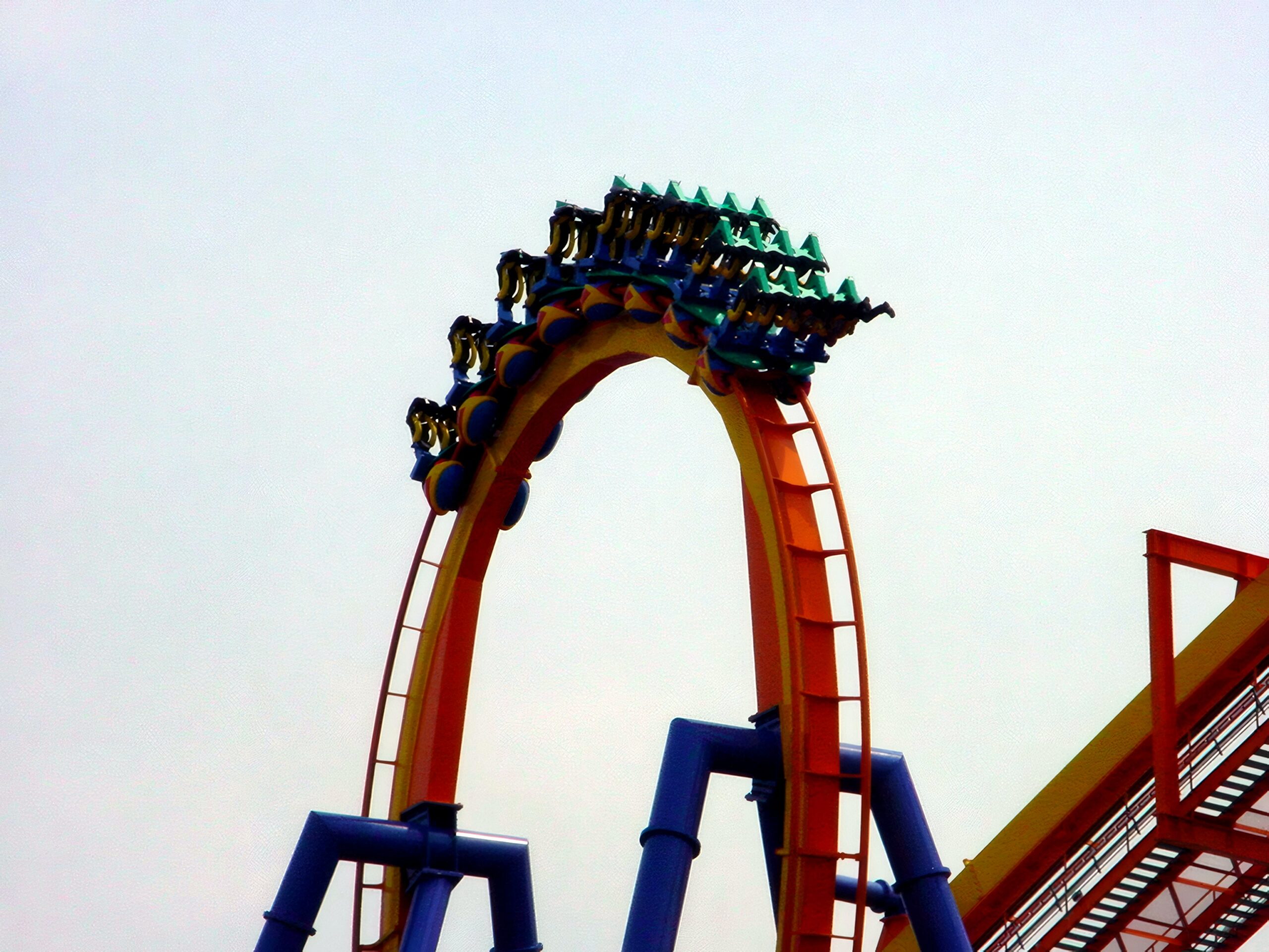 A Talon train inverted at the top of the vertical loop, July 2001
